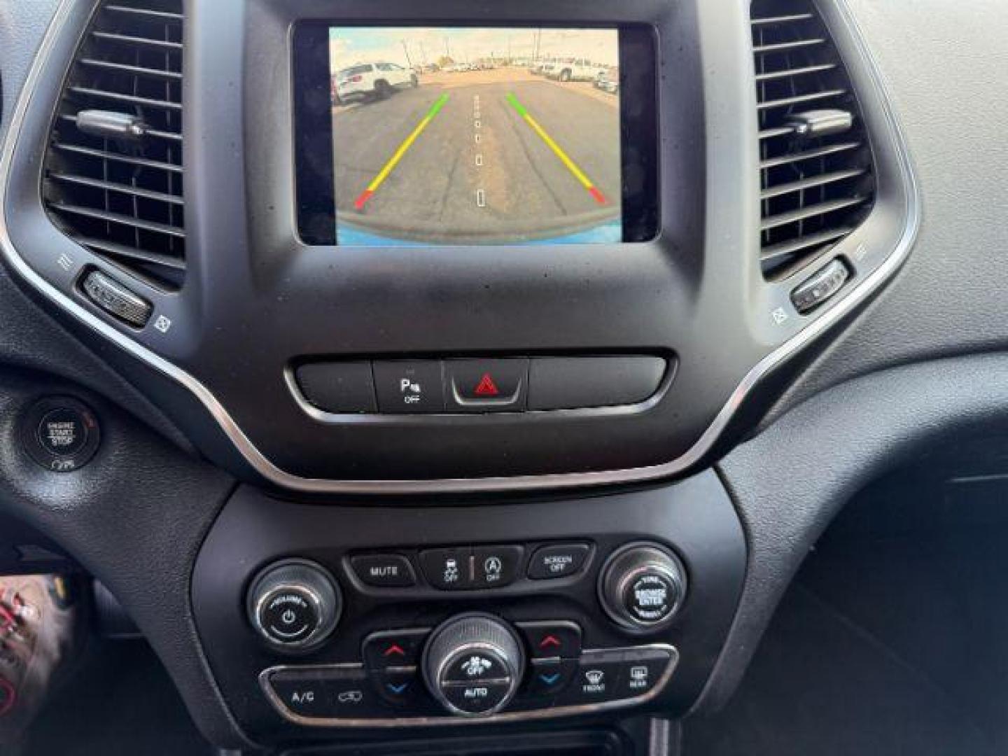 2020 Hydro Blue Pearlcoat /Black Jeep Cherokee Altitude 4X4 (1C4PJMLB9LD) with an 2L I-4 gasoline direct injection engine, AUTOMATIC transmission, located at 1235 N Woodruff Ave., Idaho Falls, 83401, (208) 523-1053, 43.507172, -112.000488 - At Timberline Auto, finding a great deal on your next vehicle is always easy! Our experienced sales staff's goal is to help find you the right vehicle at the right price! Our knowledgeable finance department has options for almost any credit score. We offer extended service contract options to prote - Photo#13