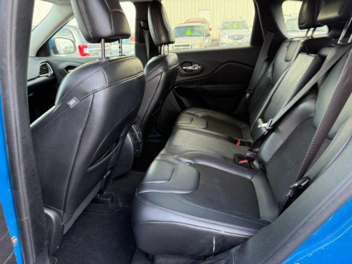 2020 Hydro Blue Pearlcoat /Black Jeep Cherokee Altitude 4X4 (1C4PJMLB9LD) with an 2L I-4 gasoline direct injection engine, AUTOMATIC transmission, located at 1235 N Woodruff Ave., Idaho Falls, 83401, (208) 523-1053, 43.507172, -112.000488 - At Timberline Auto, finding a great deal on your next vehicle is always easy! Our experienced sales staff's goal is to help find you the right vehicle at the right price! Our knowledgeable finance department has options for almost any credit score. We offer extended service contract options to prote - Photo#16