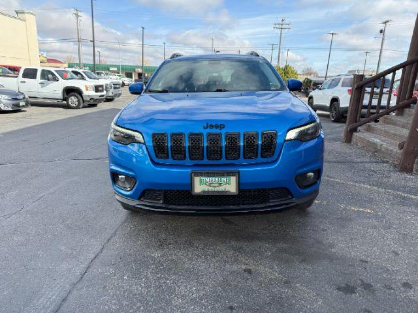 2020 Hydro Blue Pearlcoat /Black Jeep Cherokee Altitude 4X4 (1C4PJMLB9LD) with an 2L I-4 gasoline direct injection engine, AUTOMATIC transmission, located at 1235 N Woodruff Ave., Idaho Falls, 83401, (208) 523-1053, 43.507172, -112.000488 - At Timberline Auto, finding a great deal on your next vehicle is always easy! Our experienced sales staff's goal is to help find you the right vehicle at the right price! Our knowledgeable finance department has options for almost any credit score. We offer extended service contract options to prote - Photo#6