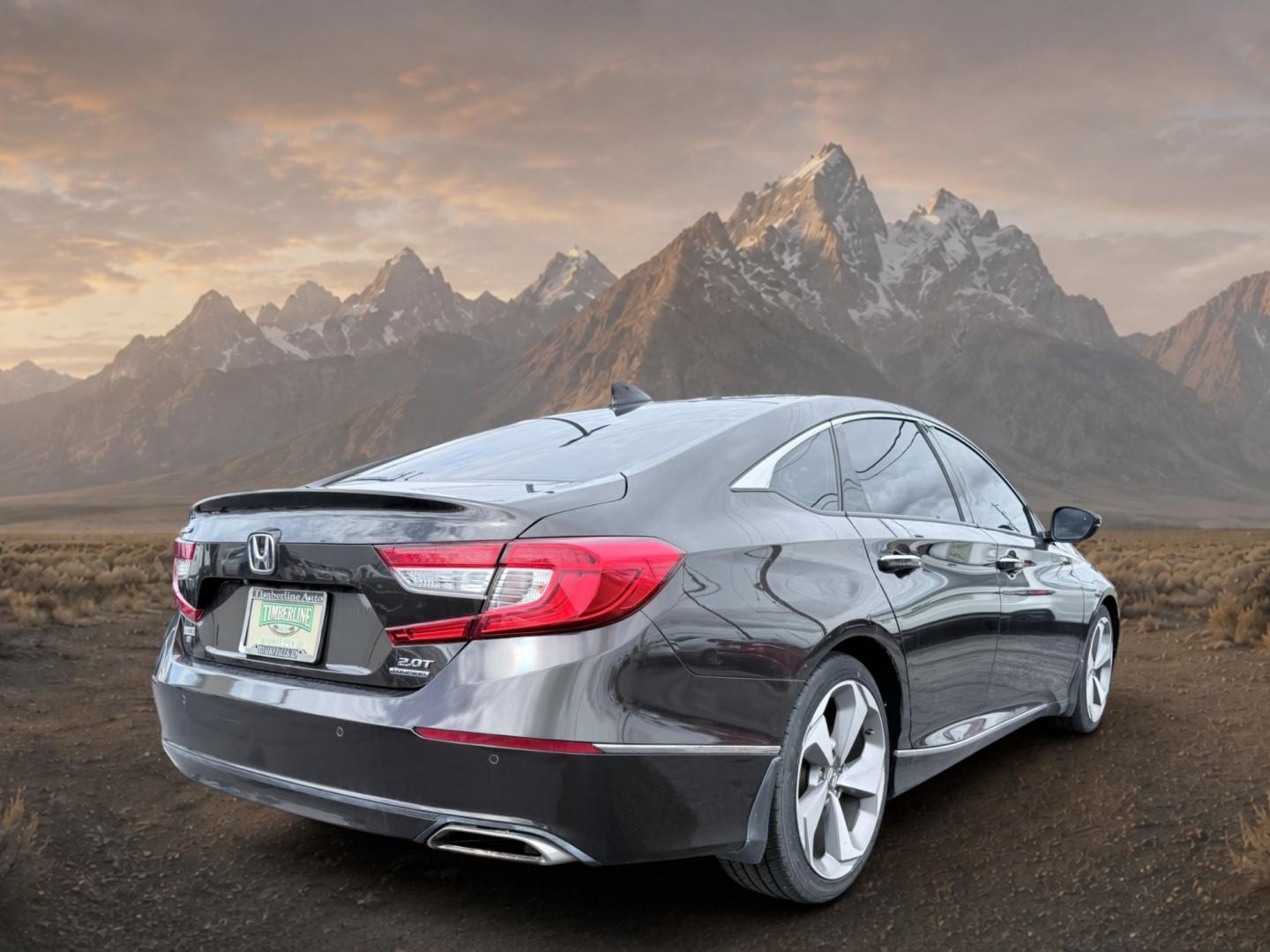 2018 Crystal Black Pearl /Black Honda Accord Touring 2.0T (1HGCV2F98JA) with an 4 Cyl, 2.0L engine, 10-speed automatic transmission, located at 1175 N Woodruff Ave, Idaho Falls, ID, 83401, 43.506901, -111.999657- Photo#4