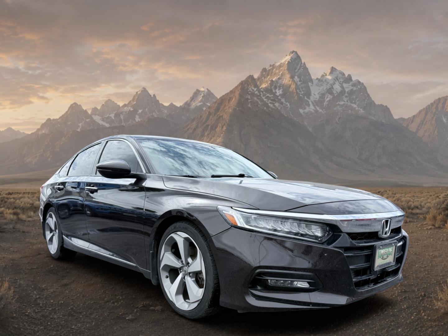 2018 Crystal Black Pearl /Black Honda Accord Touring 2.0T (1HGCV2F98JA) with an 4 Cyl, 2.0L engine, 10-speed automatic transmission, located at 1175 N Woodruff Ave, Idaho Falls, ID, 83401, 43.506901, -111.999657- Photo#6