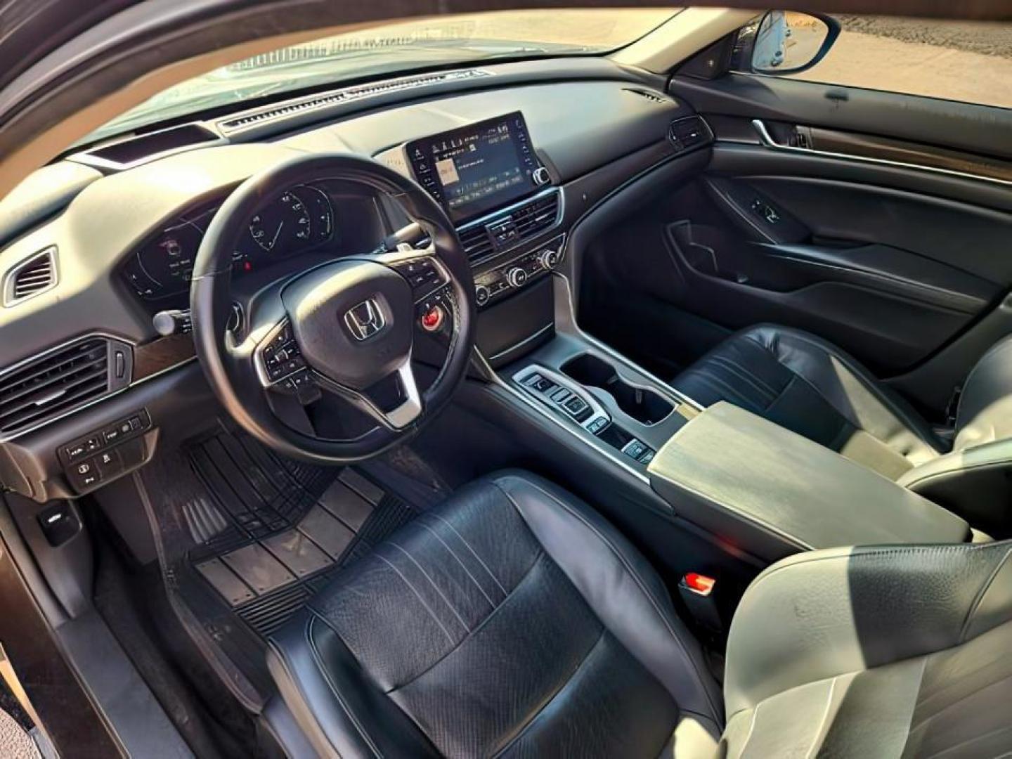2018 BROWN /Black Honda Accord (1HGCV2F98JA) with an 2L I-4 gasoline direct injection engine, Automatic transmission, located at 1175 N Woodruff Ave, Idaho Falls, ID, 83401, 43.506901, -111.999657 - At Timberline Auto, finding a great deal on your next vehicle is always easy! Our experienced sales staff's goal is to help find you the right vehicle at the right price! Our knowledgeable finance department has options for almost any credit score. We offer extended service contract options to prote - Photo#12