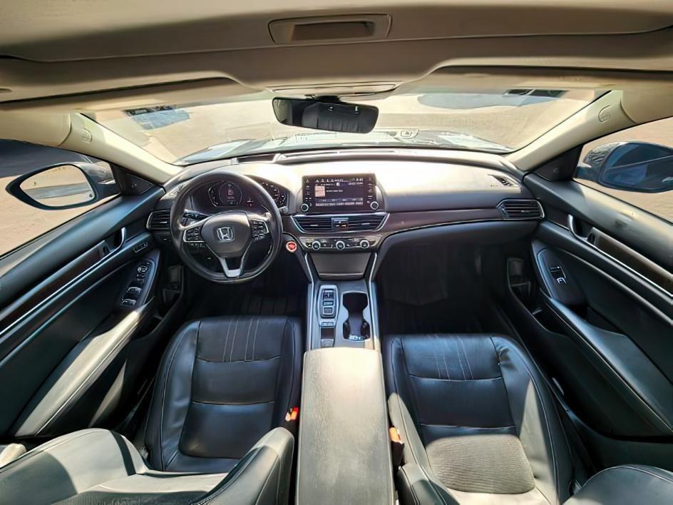 2018 Honda Accord Touring - Photo 16