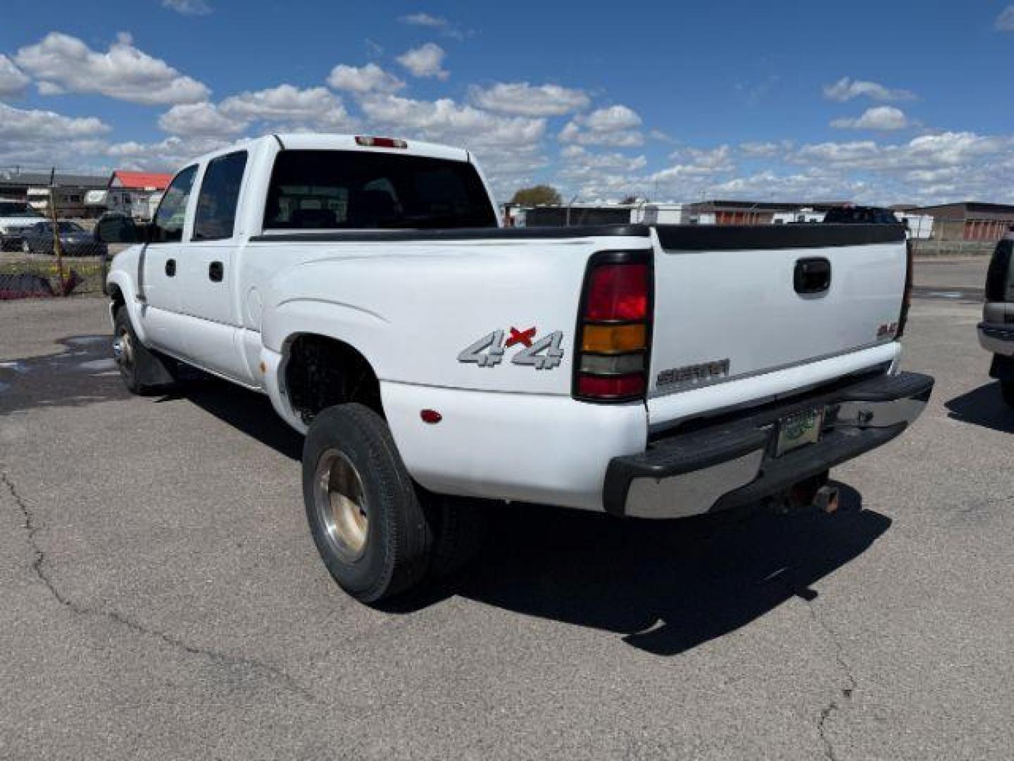 2004 Summit White /Dark Pewter GMC Sierra 3500 SLT (1GTJK33G24F) with an 8.1 engine, AUTOMATIC transmission, located at 1235 N Woodruff Ave., Idaho Falls, 83401, (208) 523-1053, 43.507172, -112.000488 - At Timberline Auto, finding a great deal on your next vehicle is always easy! Our experienced sales staff's goal is to help find you the right vehicle at the right price! Our knowledgeable finance department has options for almost any credit score. We offer extended service contract options to prote - Photo#2