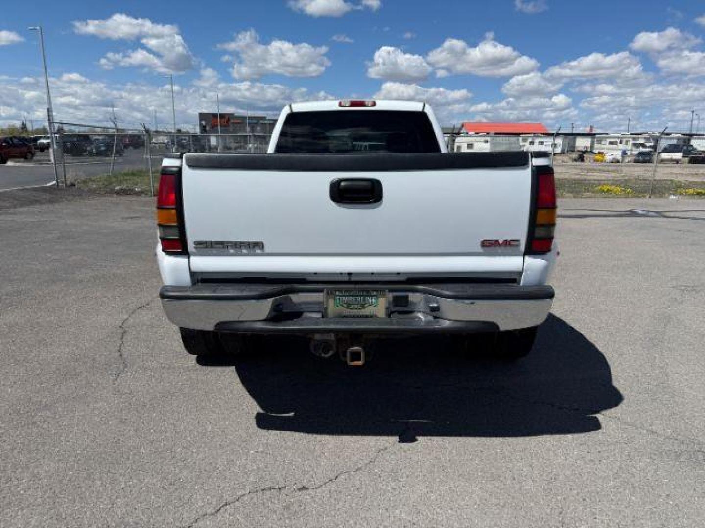 2004 Summit White /Dark Pewter GMC Sierra 3500 SLT (1GTJK33G24F) with an 8.1 engine, AUTOMATIC transmission, located at 1235 N Woodruff Ave., Idaho Falls, 83401, (208) 523-1053, 43.507172, -112.000488 - At Timberline Auto, finding a great deal on your next vehicle is always easy! Our experienced sales staff's goal is to help find you the right vehicle at the right price! Our knowledgeable finance department has options for almost any credit score. We offer extended service contract options to prote - Photo#3