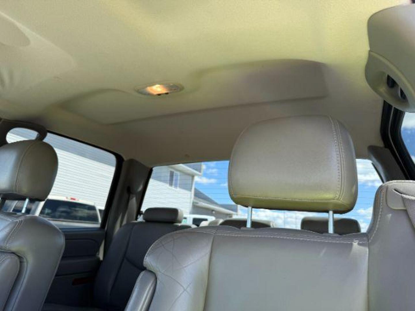 2004 Summit White /Dark Pewter GMC Sierra 3500 SLT (1GTJK33G24F) with an 8.1 engine, AUTOMATIC transmission, located at 1235 N Woodruff Ave., Idaho Falls, 83401, (208) 523-1053, 43.507172, -112.000488 - At Timberline Auto, finding a great deal on your next vehicle is always easy! Our experienced sales staff's goal is to help find you the right vehicle at the right price! Our knowledgeable finance department has options for almost any credit score. We offer extended service contract options to prote - Photo#13