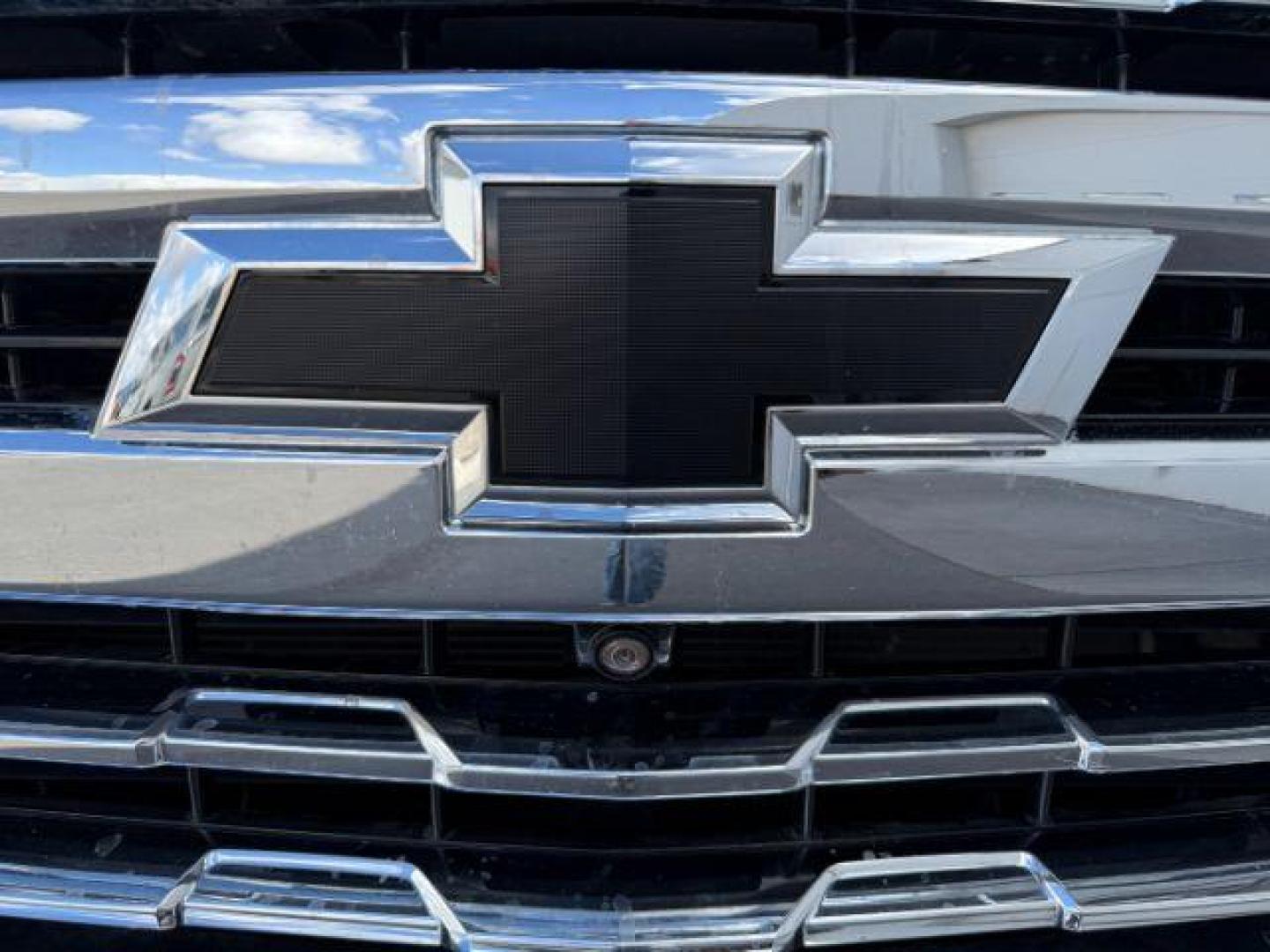 2019 Northsky Blue Metallic /Gideon/Very Dark Atmosphere Chevrolet Silverado 1500 LTZ (1GCUYGEL4KZ) with an 6.2 engine, AUTOMATIC transmission, located at 1235 N Woodruff Ave., Idaho Falls, 83401, (208) 523-1053, 43.507172, -112.000488 - At Timberline Auto, finding a great deal on your next vehicle is always easy! Our experienced sales staff's goal is to help find you the right vehicle at the right price! Our knowledgeable finance department has options for almost any credit score. We offer extended service contract options to prote - Photo#9