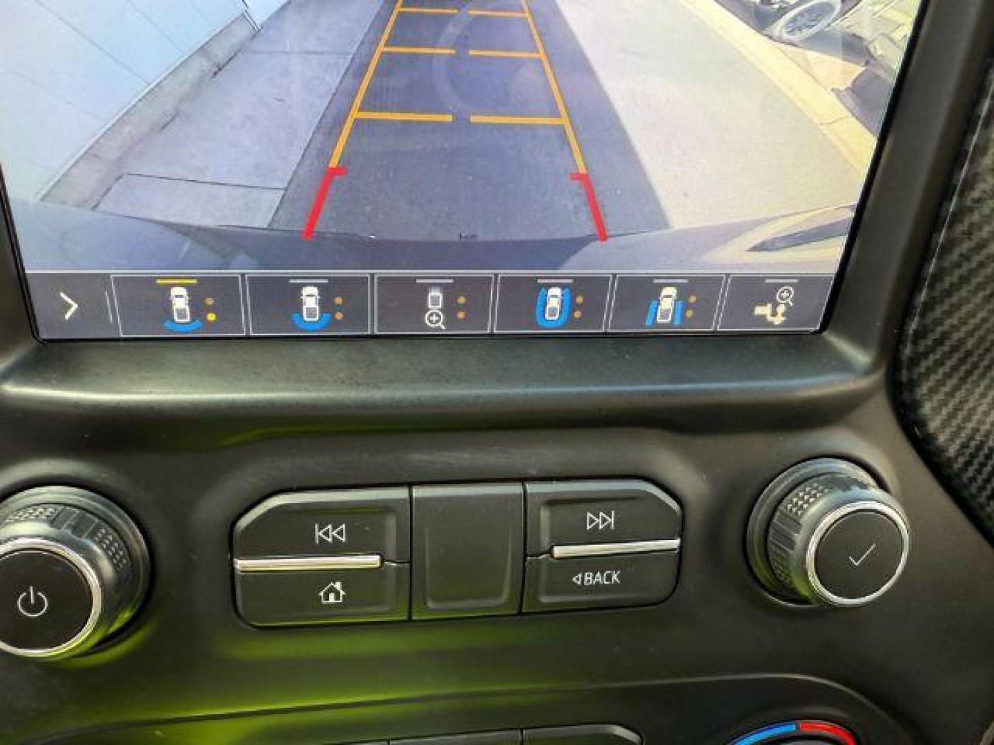 2019 Northsky Blue Metallic /Gideon/Very Dark Atmosphere Chevrolet Silverado 1500 LTZ (1GCUYGEL4KZ) with an 6.2 engine, AUTOMATIC transmission, located at 1235 N Woodruff Ave., Idaho Falls, 83401, (208) 523-1053, 43.507172, -112.000488 - At Timberline Auto, finding a great deal on your next vehicle is always easy! Our experienced sales staff's goal is to help find you the right vehicle at the right price! Our knowledgeable finance department has options for almost any credit score. We offer extended service contract options to prote - Photo#16