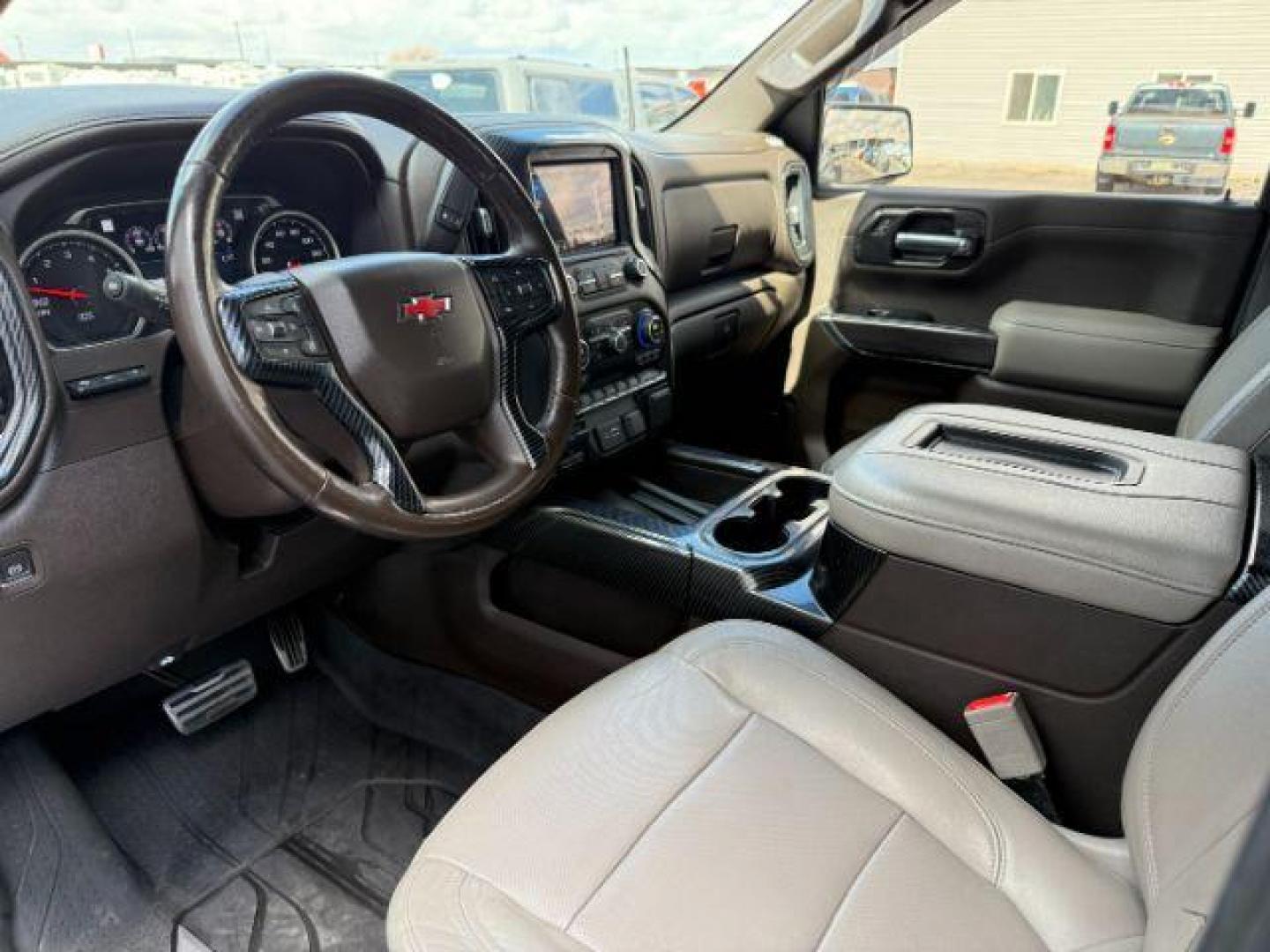 2019 Northsky Blue Metallic /Gideon/Very Dark Atmosphere Chevrolet Silverado 1500 LTZ (1GCUYGEL4KZ) with an 6.2 engine, AUTOMATIC transmission, located at 1235 N Woodruff Ave., Idaho Falls, 83401, (208) 523-1053, 43.507172, -112.000488 - At Timberline Auto, finding a great deal on your next vehicle is always easy! Our experienced sales staff's goal is to help find you the right vehicle at the right price! Our knowledgeable finance department has options for almost any credit score. We offer extended service contract options to prote - Photo#17