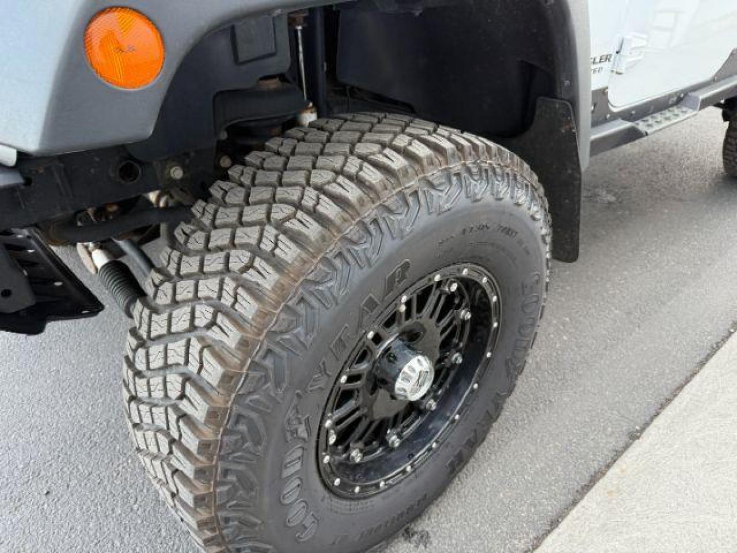 2016 Bright White Clearcoat /Black Jeep Wrangler Unlimited Rubicon (1C4BJWFG1GL) with an Pentastar 3.6L V-6 DOHC engine, AUTOMATIC transmission, located at 1235 N Woodruff Ave., Idaho Falls, 83401, (208) 523-1053, 43.507172, -112.000488 - Photo#7