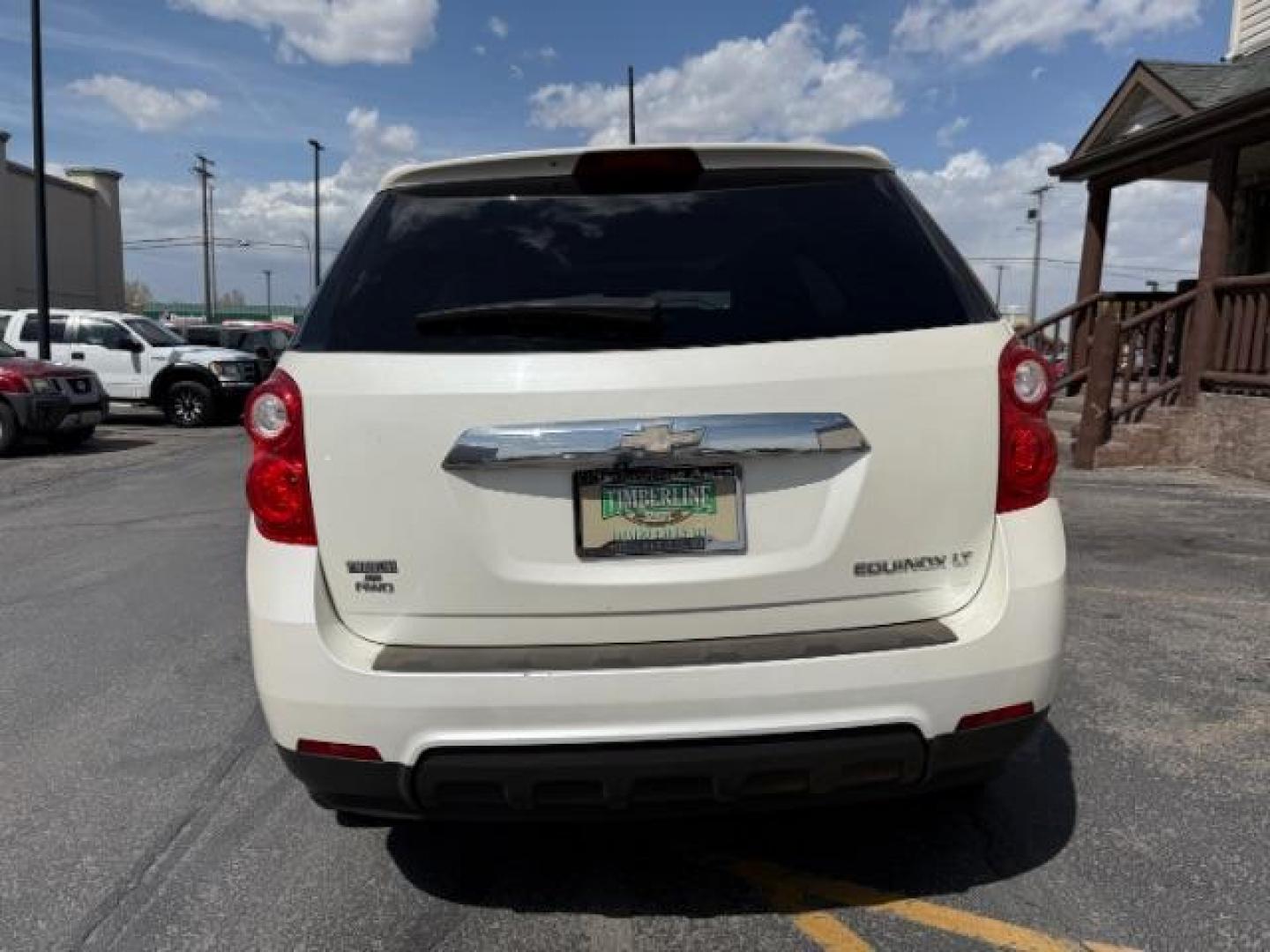 2014 Summit White /Jet Black Chevrolet Equinox 2LT (1GNFLGEK3EZ) with an 2.4L I-4 gasoline direct injection engine, AUTOMATIC transmission, located at 1235 N Woodruff Ave., Idaho Falls, 83401, (208) 523-1053, 43.507172, -112.000488 - At Timberline Auto, finding a great deal on your next vehicle is always easy! Our experienced sales staff's goal is to help find you the right vehicle at the right price! Our knowledgeable finance department has options for almost any credit score. We offer extended service contract options to prote - Photo#3