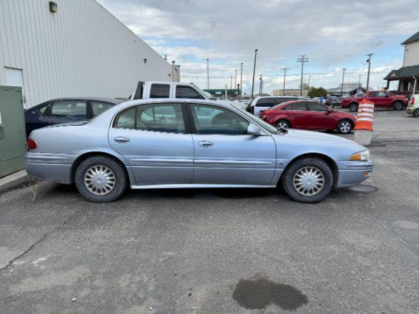 2004 Glacier Blue Metallic /Graphite Buick LeSabre Custom (1G4HP52K64U) with an 3.8L V-6 regular unleaded engine, AUTOMATIC transmission, located at 1235 N Woodruff Ave., Idaho Falls, 83401, (208) 523-1053, 43.507172, -112.000488 - At Timberline Auto, finding a great deal on your next vehicle is always easy! Our experienced sales staff's goal is to help find you the right vehicle at the right price! Our knowledgeable finance department has options for almost any credit score. We offer extended service contract options to prote - Photo#3