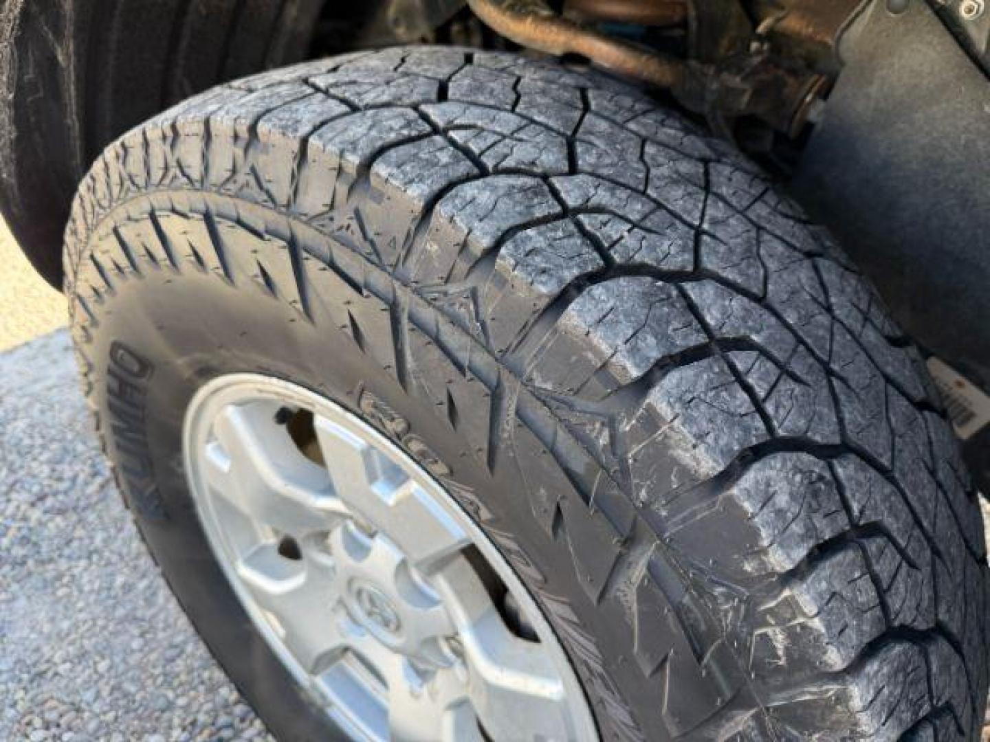 2009 BLACK /Graphite Toyota Tacoma Base V6 (3TMLU42N69M) with an 4L V-6 DOHC engine, AUTOMATIC transmission, located at 1235 N Woodruff Ave., Idaho Falls, 83401, (208) 523-1053, 43.507172, -112.000488 - At Timberline Auto, finding a great deal on your next vehicle is always easy! Our experienced sales staff's goal is to help find you the right vehicle at the right price! Our knowledgeable finance department has options for almost any credit score. We offer extended service contract options to prote - Photo#21