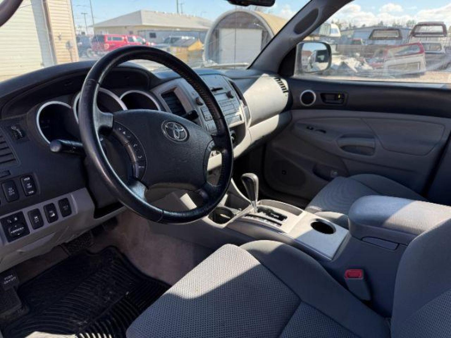 2009 BLACK /Graphite Toyota Tacoma Base V6 (3TMLU42N69M) with an 4L V-6 DOHC engine, AUTOMATIC transmission, located at 1235 N Woodruff Ave., Idaho Falls, 83401, (208) 523-1053, 43.507172, -112.000488 - At Timberline Auto, finding a great deal on your next vehicle is always easy! Our experienced sales staff's goal is to help find you the right vehicle at the right price! Our knowledgeable finance department has options for almost any credit score. We offer extended service contract options to prote - Photo#22