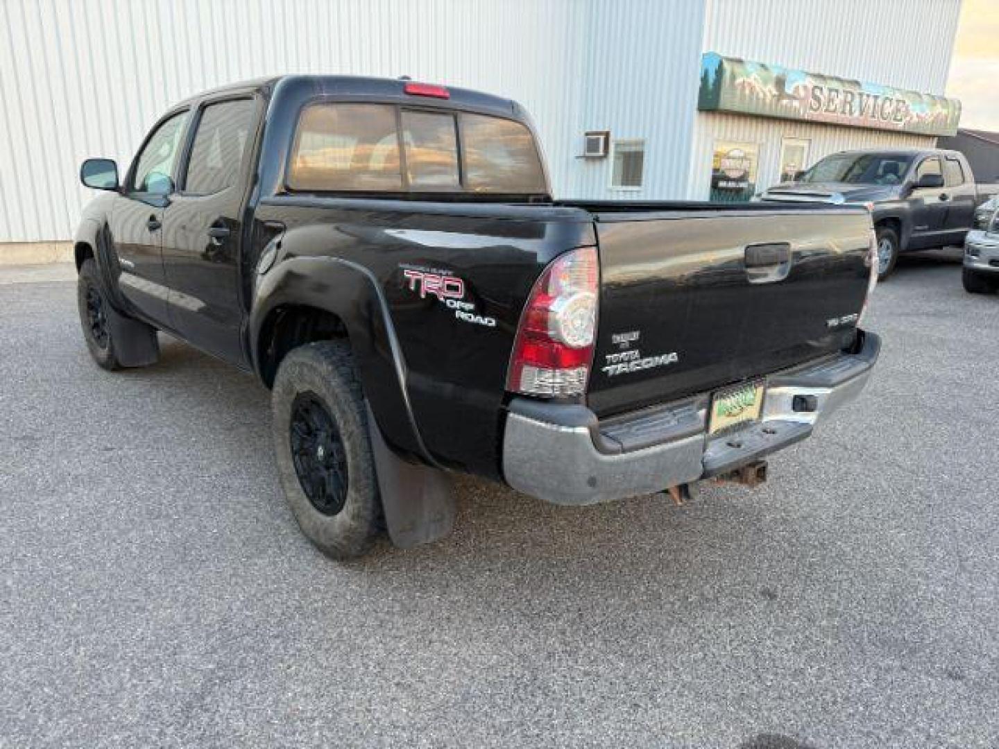 2009 BLACK /Graphite Toyota Tacoma (3TMLU42N69M) with an 4L V-6 DOHC engine, Automatic transmission, located at 1175 N Woodruff Ave, Idaho Falls, ID, 83401, 43.506901, -111.999657 - At Timberline Auto, finding a great deal on your next vehicle is always easy! Our experienced sales staff's goal is to help find you the right vehicle at the right price! Our knowledgeable finance department has options for almost any credit score. We offer extended service contract options to prote - Photo#17