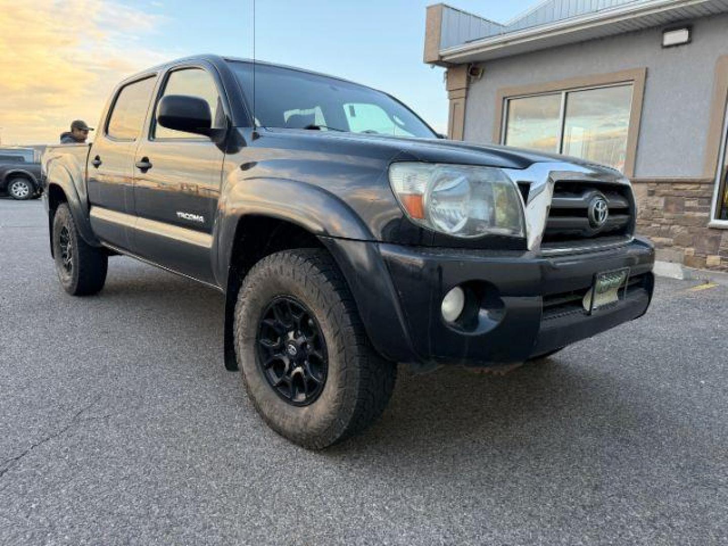 2009 BLACK /Graphite Toyota Tacoma (3TMLU42N69M) with an 4L V-6 DOHC engine, Automatic transmission, located at 1175 N Woodruff Ave, Idaho Falls, ID, 83401, 43.506901, -111.999657 - At Timberline Auto, finding a great deal on your next vehicle is always easy! Our experienced sales staff's goal is to help find you the right vehicle at the right price! Our knowledgeable finance department has options for almost any credit score. We offer extended service contract options to prote - Photo#21