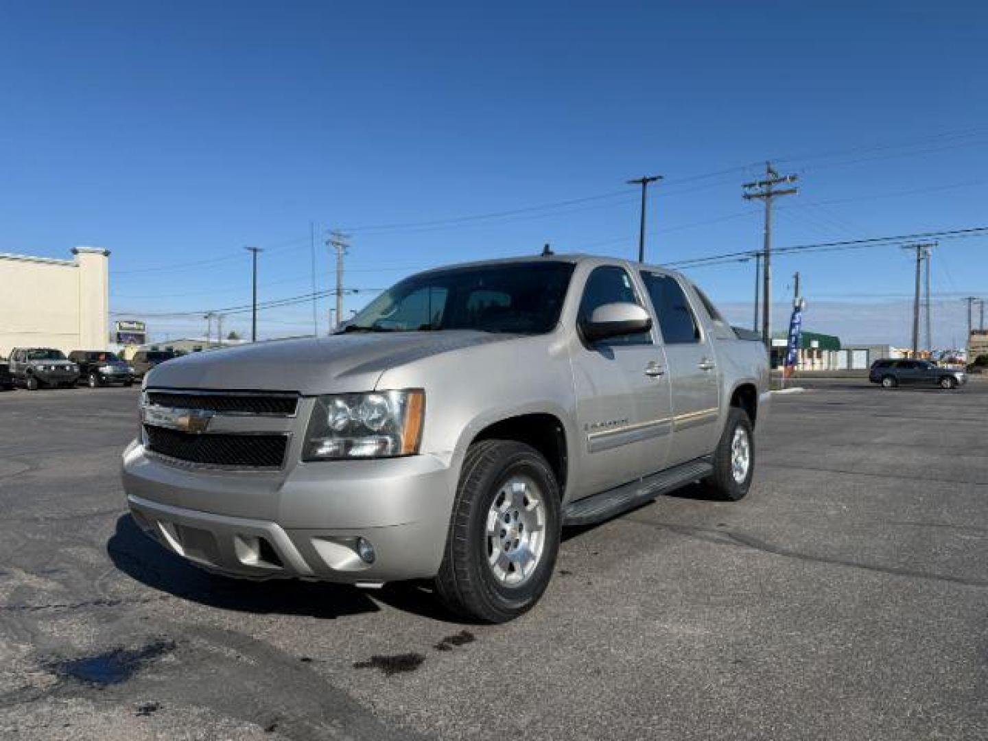 2009 SILVER /Ebony Chevrolet Avalanche 1500 LT1 (3GNFK22039G) with an 5.3 engine, AUTOMATIC transmission, located at 1235 N Woodruff Ave., Idaho Falls, 83401, (208) 523-1053, 43.507172, -112.000488 - At Timberline Auto, finding a great deal on your next vehicle is always easy! Our experienced sales staff's goal is to help find you the right vehicle at the right price! Our knowledgeable finance department has options for almost any credit score. We offer extended service contract options to prote - Photo#0