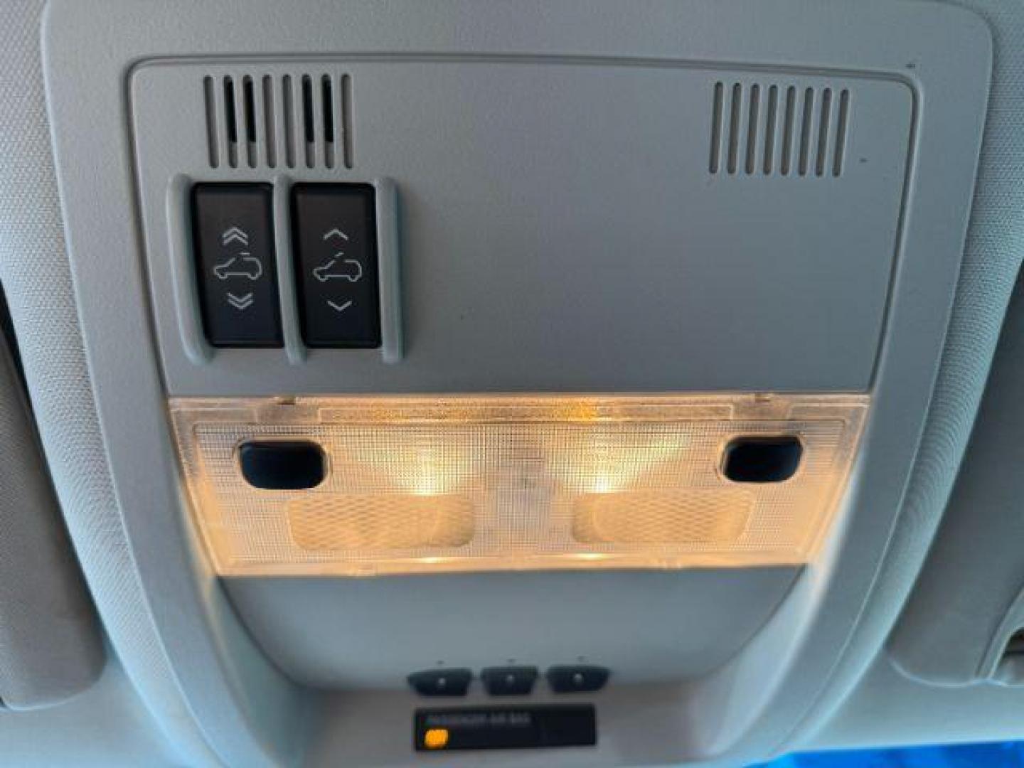 2009 SILVER /Ebony Chevrolet Avalanche 1500 LT1 (3GNFK22039G) with an 5.3 engine, AUTOMATIC transmission, located at 1235 N Woodruff Ave., Idaho Falls, 83401, (208) 523-1053, 43.507172, -112.000488 - At Timberline Auto, finding a great deal on your next vehicle is always easy! Our experienced sales staff's goal is to help find you the right vehicle at the right price! Our knowledgeable finance department has options for almost any credit score. We offer extended service contract options to prote - Photo#13