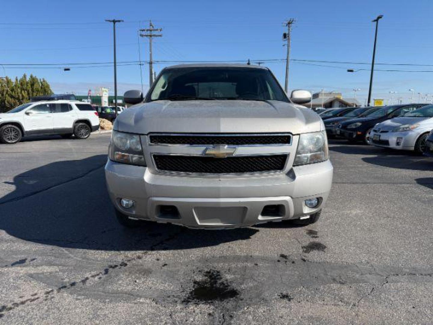 2009 SILVER /Ebony Chevrolet Avalanche 1500 LT1 (3GNFK22039G) with an 5.3 engine, AUTOMATIC transmission, located at 1235 N Woodruff Ave., Idaho Falls, 83401, (208) 523-1053, 43.507172, -112.000488 - At Timberline Auto, finding a great deal on your next vehicle is always easy! Our experienced sales staff's goal is to help find you the right vehicle at the right price! Our knowledgeable finance department has options for almost any credit score. We offer extended service contract options to prote - Photo#7