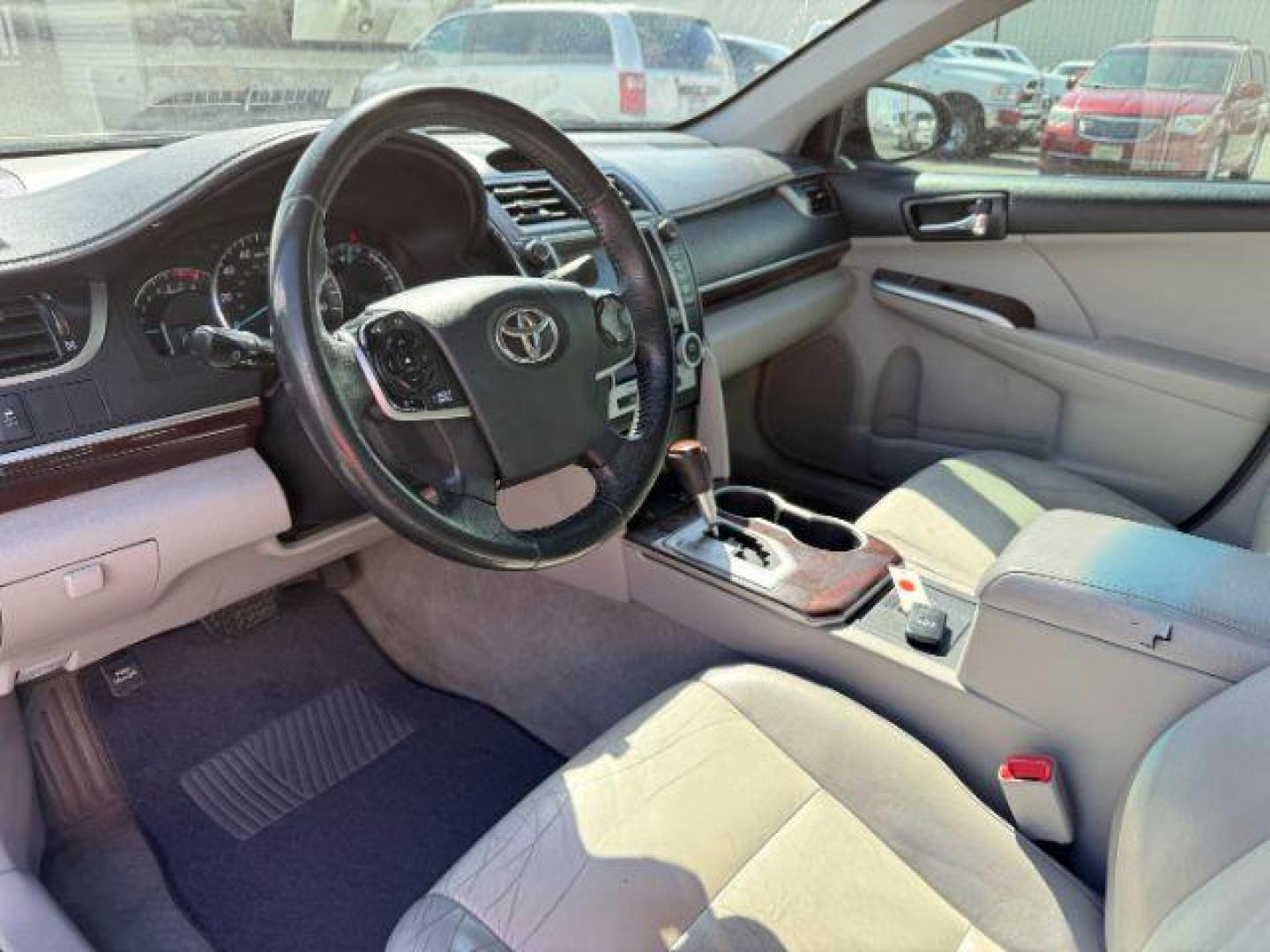 2012 Magnetic Gray Metallic /Ash Toyota Camry SE V6 | XLE V6 (4T1BK1FK5CU) with an 3.5L V-6 DOHC engine, AUTOMATIC transmission, located at 1235 N Woodruff Ave., Idaho Falls, 83401, (208) 523-1053, 43.507172, -112.000488 - At Timberline Auto, finding a great deal on your next vehicle is always easy! Our experienced sales staff's goal is to help find you the right vehicle at the right price! Our knowledgeable finance department has options for almost any credit score. We offer extended service contract options to prote - Photo#9