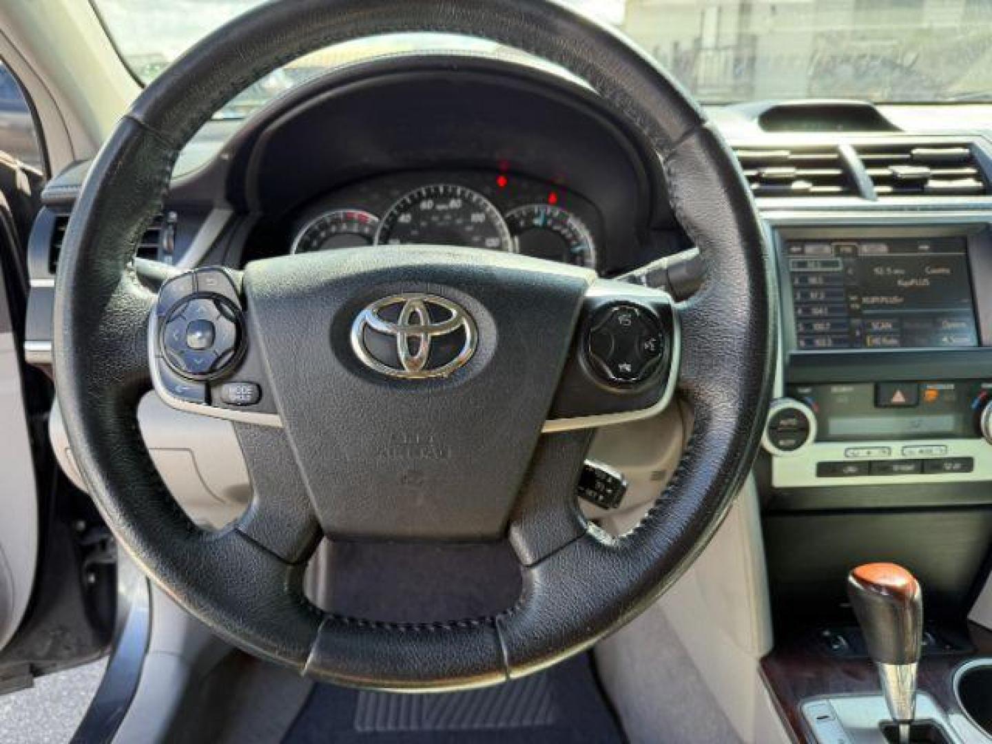 2012 Magnetic Gray Metallic /Ash Toyota Camry SE V6 | XLE V6 (4T1BK1FK5CU) with an 3.5L V-6 DOHC engine, AUTOMATIC transmission, located at 1235 N Woodruff Ave., Idaho Falls, 83401, (208) 523-1053, 43.507172, -112.000488 - At Timberline Auto, finding a great deal on your next vehicle is always easy! Our experienced sales staff's goal is to help find you the right vehicle at the right price! Our knowledgeable finance department has options for almost any credit score. We offer extended service contract options to prote - Photo#10