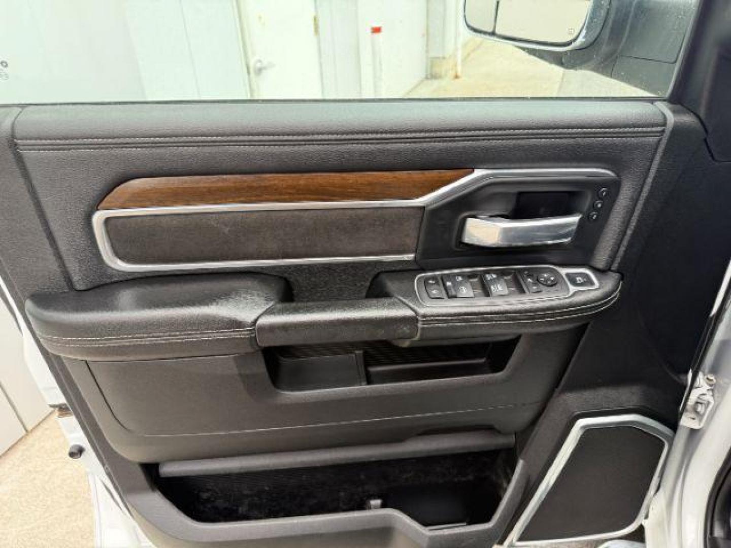 2022 Bright White Clearcoat /Black Ram 2500 LARAMIE (3C6UR5NL6NG) with an 6.7 engine, AUTOMATIC transmission, located at 1235 N Woodruff Ave., Idaho Falls, 83401, (208) 523-1053, 43.507172, -112.000488 - At Timberline Auto, finding a great deal on your next vehicle is always easy! Our experienced sales staff's goal is to help find you the right vehicle at the right price! Our knowledgeable finance department has options for almost any credit score. We offer extended service contract options to prote - Photo#18