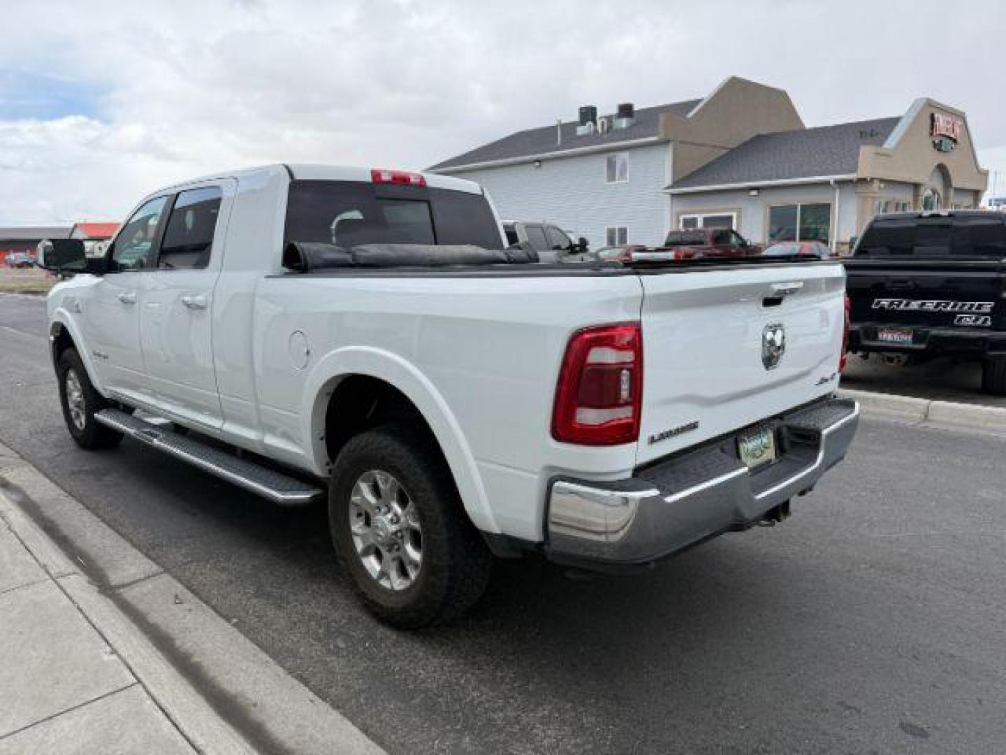 2022 Bright White Clearcoat /Black Ram 2500 LARAMIE (3C6UR5NL6NG) with an 6.7 engine, AUTOMATIC transmission, located at 1235 N Woodruff Ave., Idaho Falls, 83401, (208) 523-1053, 43.507172, -112.000488 - At Timberline Auto, finding a great deal on your next vehicle is always easy! Our experienced sales staff's goal is to help find you the right vehicle at the right price! Our knowledgeable finance department has options for almost any credit score. We offer extended service contract options to prote - Photo#1