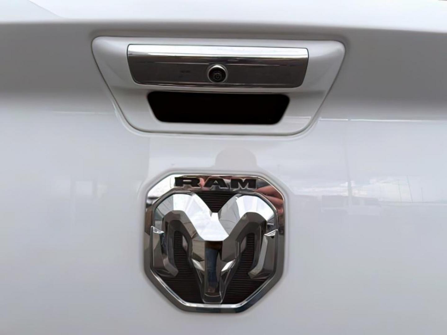 2022 Bright White Clearcoat /Black Ram 2500 (3C6UR5NL6NG) with an 67 engine, Automatic transmission, located at 1175 N Woodruff Ave, Idaho Falls, ID, 83401, 43.506901, -111.999657 - At Timberline Auto, finding a great deal on your next vehicle is always easy! Our experienced sales staff's goal is to help find you the right vehicle at the right price! Our knowledgeable finance department has options for almost any credit score. We offer extended service contract options to prote - Photo#3