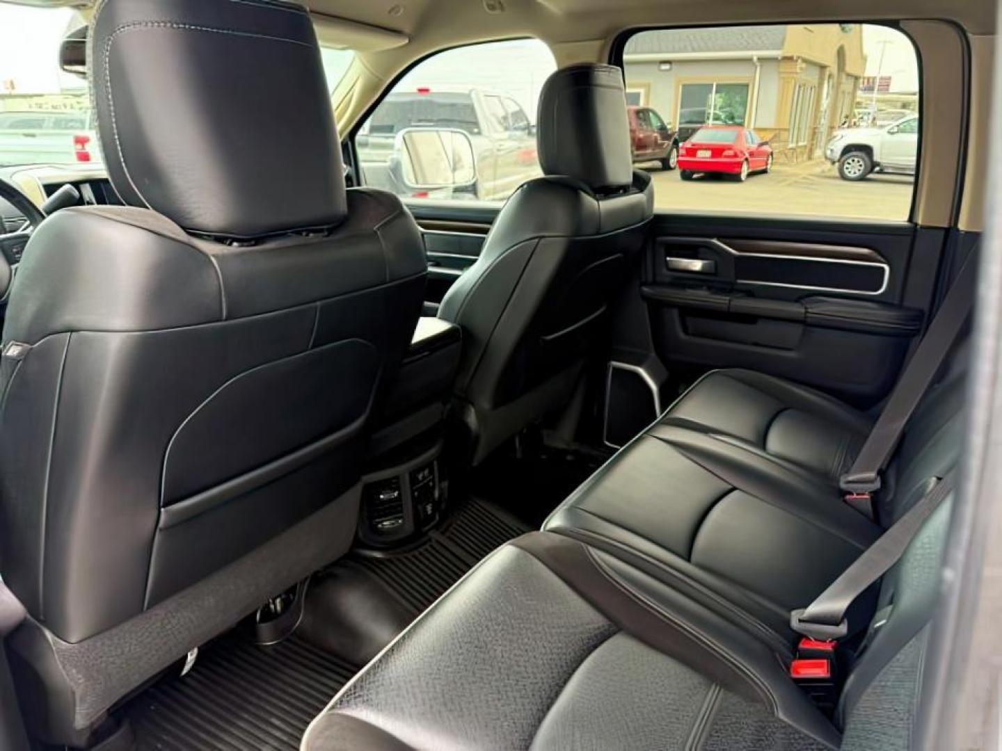 2022 Bright White Clearcoat /Black Ram 2500 (3C6UR5NL6NG) with an 67 engine, Automatic transmission, located at 1175 N Woodruff Ave, Idaho Falls, ID, 83401, 43.506901, -111.999657 - At Timberline Auto, finding a great deal on your next vehicle is always easy! Our experienced sales staff's goal is to help find you the right vehicle at the right price! Our knowledgeable finance department has options for almost any credit score. We offer extended service contract options to prote - Photo#21