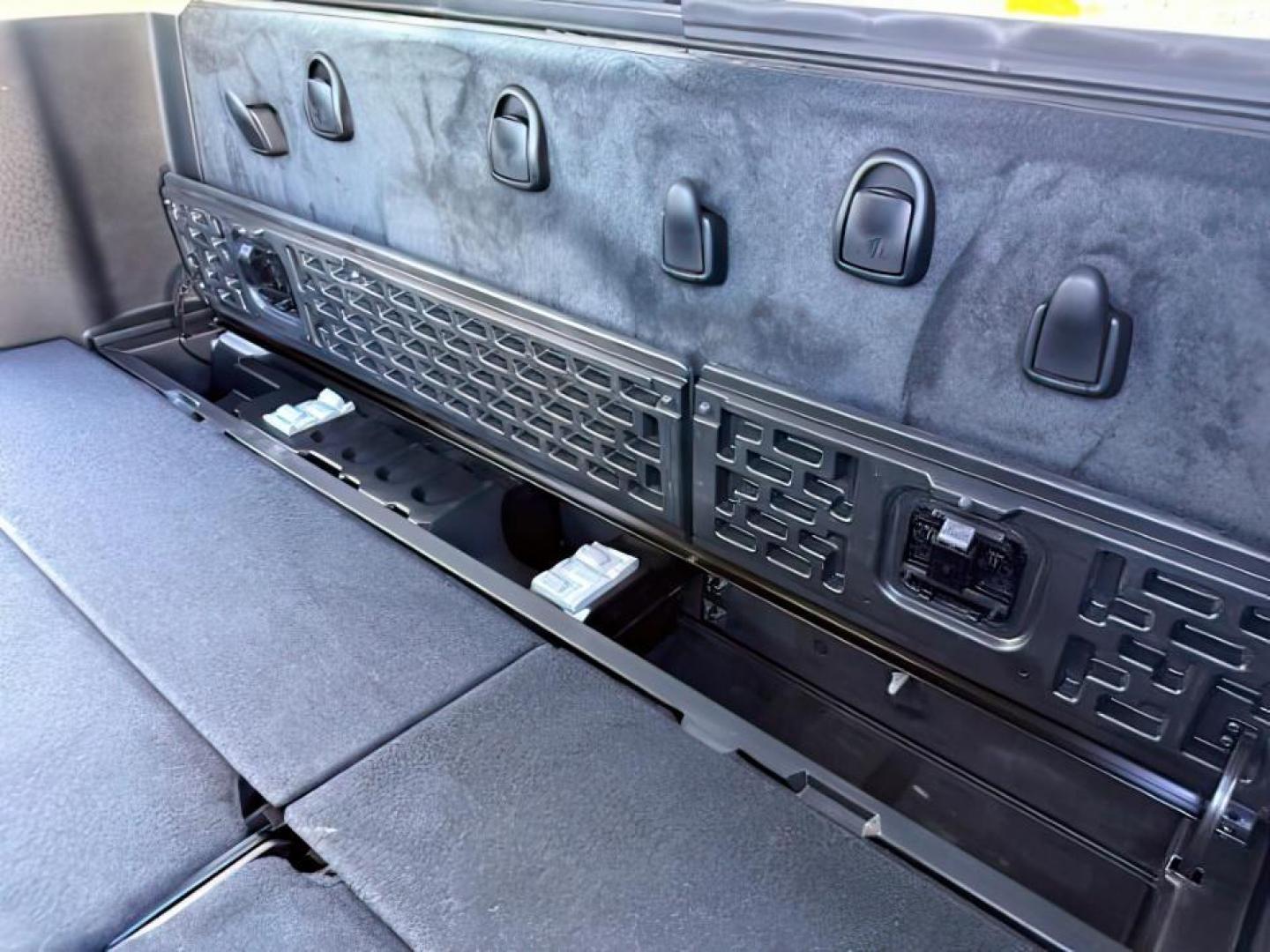 2022 Bright White Clearcoat /Black Ram 2500 (3C6UR5NL6NG) with an 67 engine, Automatic transmission, located at 1175 N Woodruff Ave, Idaho Falls, ID, 83401, 43.506901, -111.999657 - At Timberline Auto, finding a great deal on your next vehicle is always easy! Our experienced sales staff's goal is to help find you the right vehicle at the right price! Our knowledgeable finance department has options for almost any credit score. We offer extended service contract options to prote - Photo#23