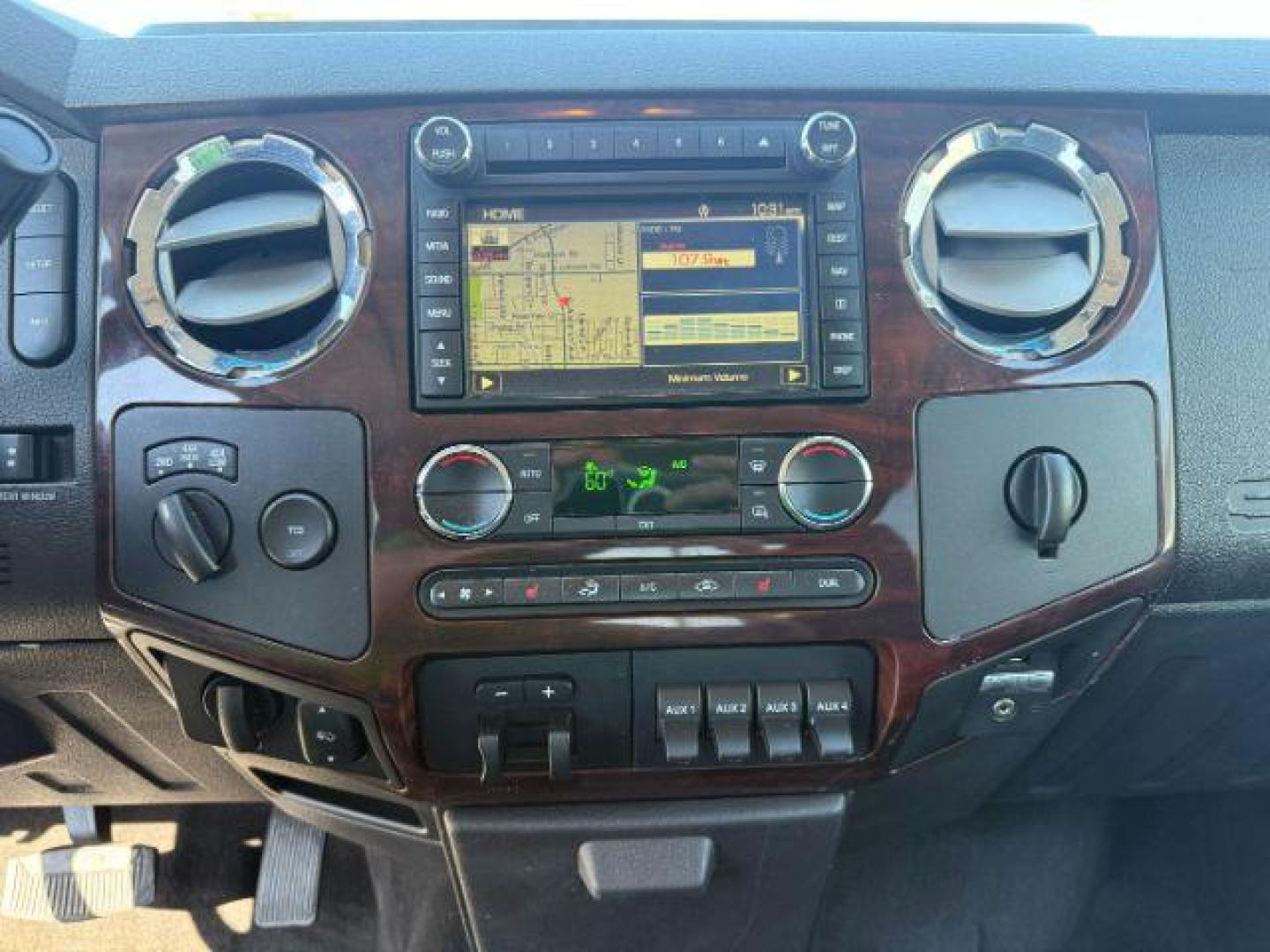 2010 Oxford White /Ebony Ford F-350 LARIAT (1FTWW3BR8AE) with an Powerstroke 6.4L V-8 diesel direct injection engine, AUTOMATIC transmission, located at 1235 N Woodruff Ave., Idaho Falls, 83401, (208) 523-1053, 43.507172, -112.000488 - At Timberline Auto, finding a great deal on your next vehicle is always easy! Our experienced sales staff's goal is to help find you the right vehicle at the right price! Our knowledgeable finance department has options for almost any credit score. We offer extended service contract options to prote - Photo#12