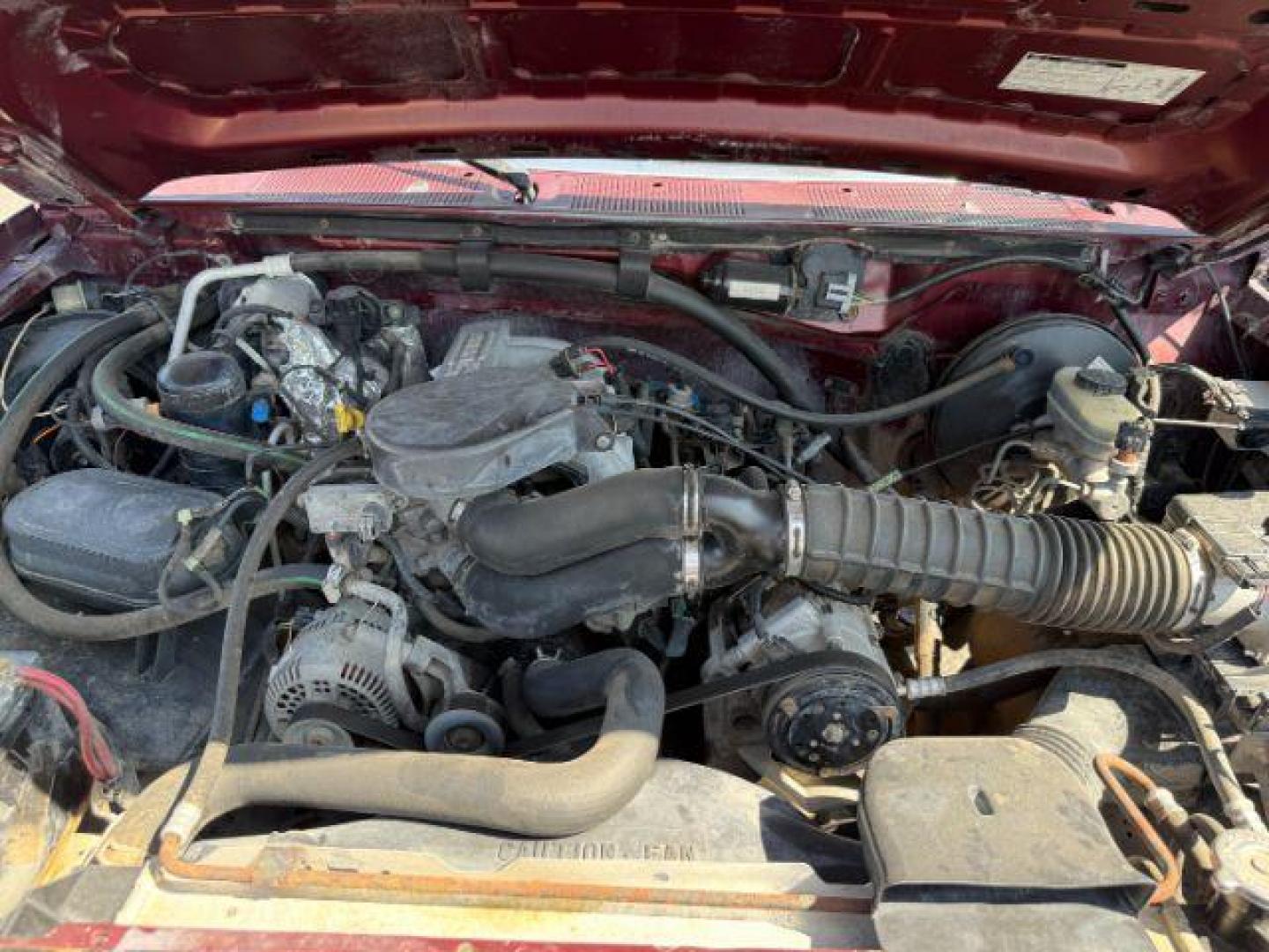 1996 RED /CLOTH Ford F-150 XLT (1FTEX14H6TK) with an 5.4 TRITON engine, AUTOMATIC transmission, located at 1235 N Woodruff Ave., Idaho Falls, 83401, (208) 523-1053, 43.507172, -112.000488 - At Timberline Auto, finding a great deal on your next vehicle is always easy! Our experienced sales staff's goal is to help find you the right vehicle at the right price! Our knowledgeable finance department has options for almost any credit score. We offer extended service contract options to prote - Photo#25