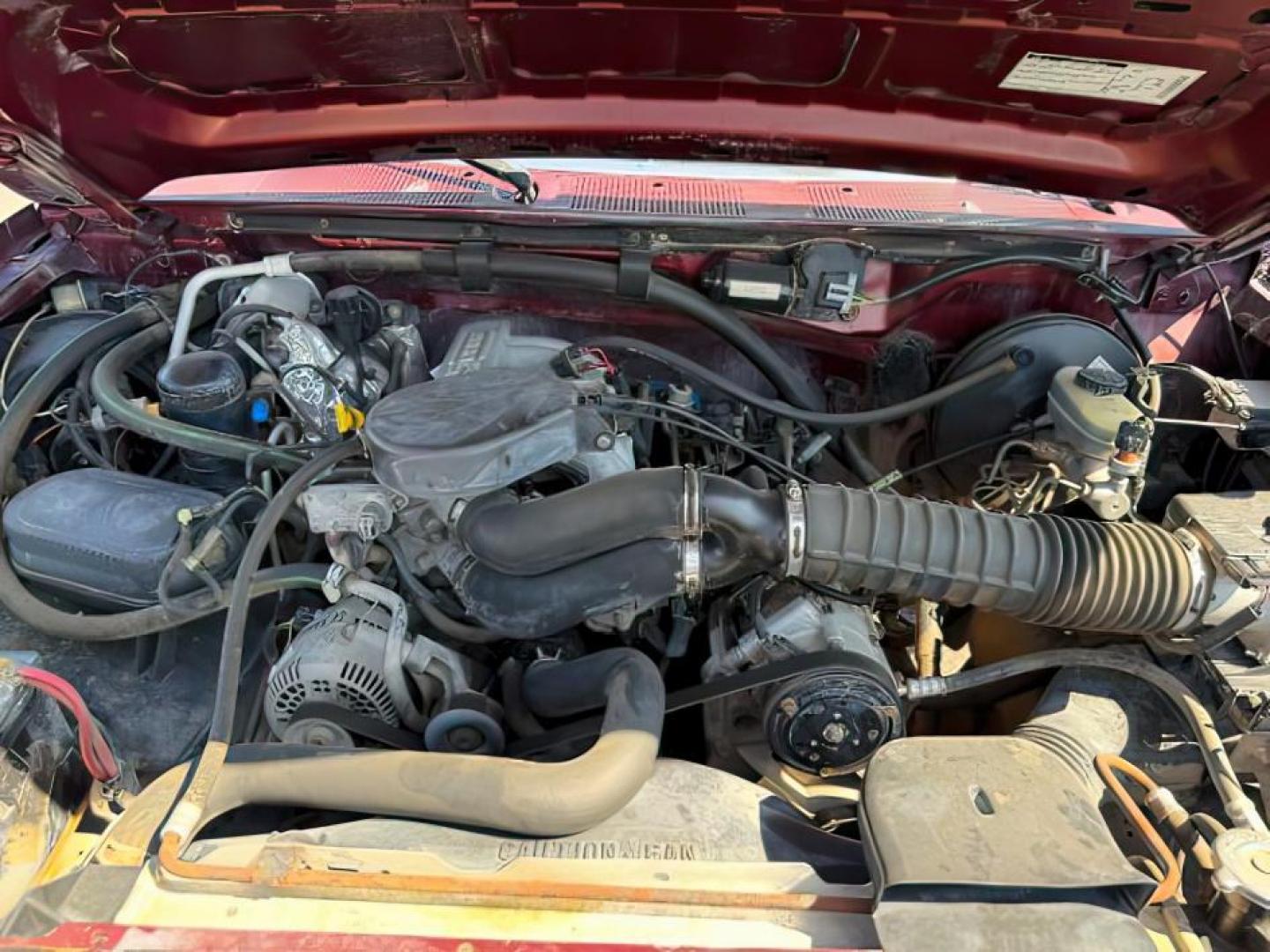 1996 RED /CLOTH Ford F-150 XLT (1FTEX14H6TK) with an 5.4 TRITON engine, AUTOMATIC transmission, located at 1235 N Woodruff Ave., Idaho Falls, 83401, (208) 523-1053, 43.507172, -112.000488 - At Timberline Auto, finding a great deal on your next vehicle is always easy! Our experienced sales staff's goal is to help find you the right vehicle at the right price! Our knowledgeable finance department has options for almost any credit score. We offer extended service contract options to prote - Photo#12