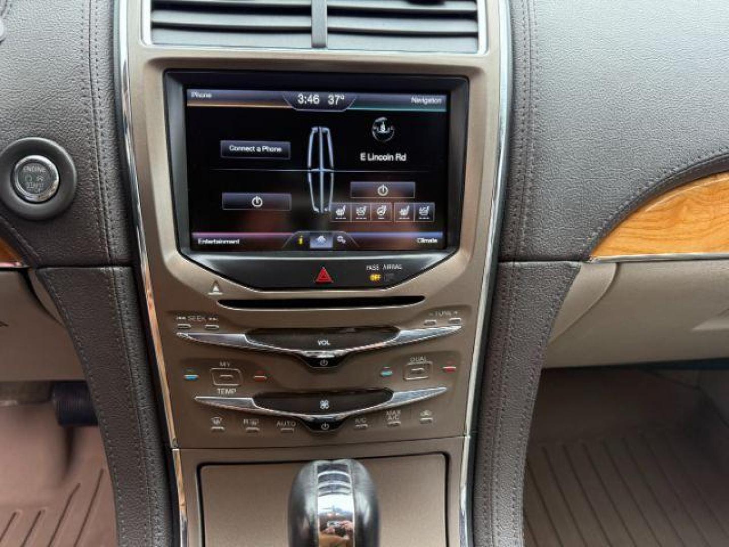2014 BLACK /LEATHER Lincoln MKX BASE (2LMDJ8JK7EB) with an V6 engine, AUTOMATIC transmission, located at 1235 N Woodruff Ave., Idaho Falls, 83401, (208) 523-1053, 43.507172, -112.000488 - At Timberline Auto, finding a great deal on your next vehicle is always easy! Our experienced sales staff's goal is to help find you the right vehicle at the right price! Our knowledgeable finance department has options for almost any credit score. We offer extended service contract options to prote - Photo#12