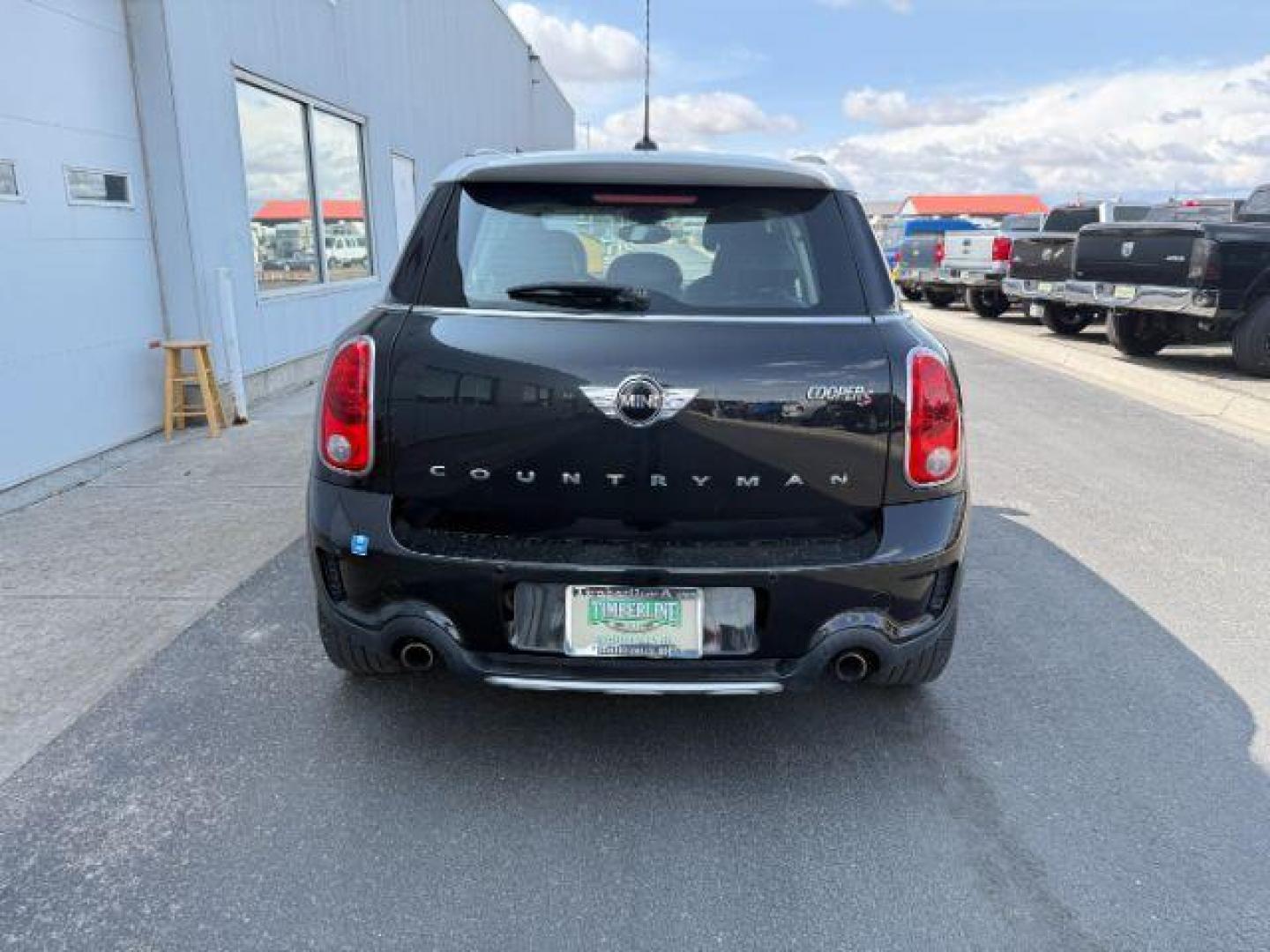 2015 Black Sport Stripes /Carbon Black MINI Countryman Cooper S (WMWZC5C56FW) with an 1.6L I-4 gasoline direct injection engine, AUTOMATIC transmission, located at 1235 N Woodruff Ave., Idaho Falls, 83401, (208) 523-1053, 43.507172, -112.000488 - At Timberline Auto, finding a great deal on your next vehicle is always easy! Our experienced sales staff's goal is to help find you the right vehicle at the right price! Our knowledgeable finance department has options for almost any credit score. We offer extended service contract options to prote - Photo#2