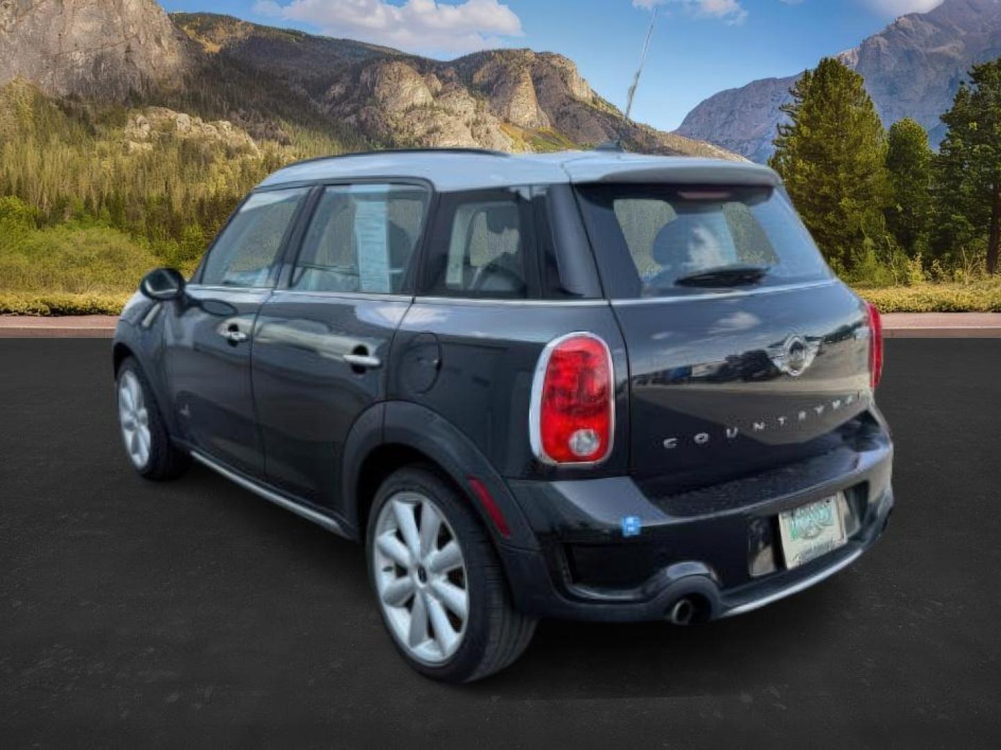 2015 Black Sport Stripes /Carbon Black Mini Countryman (WMWZC5C56FW) with an 16L I-4 gasoline direct injection engine, Automatic transmission, located at 1175 N Woodruff Ave, Idaho Falls, ID, 83401, 43.506901, -111.999657 - At Timberline Auto, finding a great deal on your next vehicle is always easy! Our experienced sales staff's goal is to help find you the right vehicle at the right price! Our knowledgeable finance department has options for almost any credit score. We offer extended service contract options to prote - Photo#1