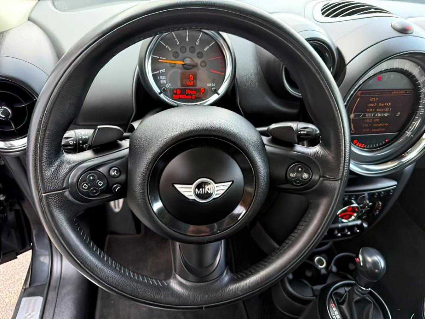 2015 Black Sport Stripes /Carbon Black Mini Countryman (WMWZC5C56FW) with an 16L I-4 gasoline direct injection engine, Automatic transmission, located at 1175 N Woodruff Ave, Idaho Falls, ID, 83401, 43.506901, -111.999657 - At Timberline Auto, finding a great deal on your next vehicle is always easy! Our experienced sales staff's goal is to help find you the right vehicle at the right price! Our knowledgeable finance department has options for almost any credit score. We offer extended service contract options to prote - Photo#10