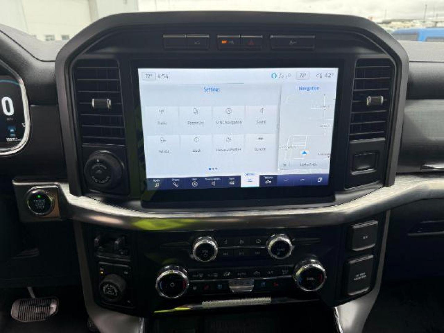 2022 Iconic Silver Metallic /Black Ford F-150 LARIAT (1FTFW1E83NF) with an 3.5L V-6 port/direct injection engine, AUTOMATIC transmission, located at 1235 N Woodruff Ave., Idaho Falls, 83401, (208) 523-1053, 43.507172, -112.000488 - At Timberline Auto, finding a great deal on your next vehicle is always easy! Our experienced sales staff's goal is to help find you the right vehicle at the right price! Our knowledgeable finance department has options for almost any credit score. We offer extended service contract options to prote - Photo#13