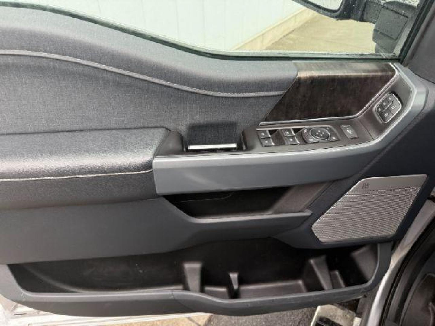2022 Iconic Silver Metallic /Black Ford F-150 LARIAT (1FTFW1E83NF) with an 3.5L V-6 port/direct injection engine, AUTOMATIC transmission, located at 1235 N Woodruff Ave., Idaho Falls, 83401, (208) 523-1053, 43.507172, -112.000488 - At Timberline Auto, finding a great deal on your next vehicle is always easy! Our experienced sales staff's goal is to help find you the right vehicle at the right price! Our knowledgeable finance department has options for almost any credit score. We offer extended service contract options to prote - Photo#19