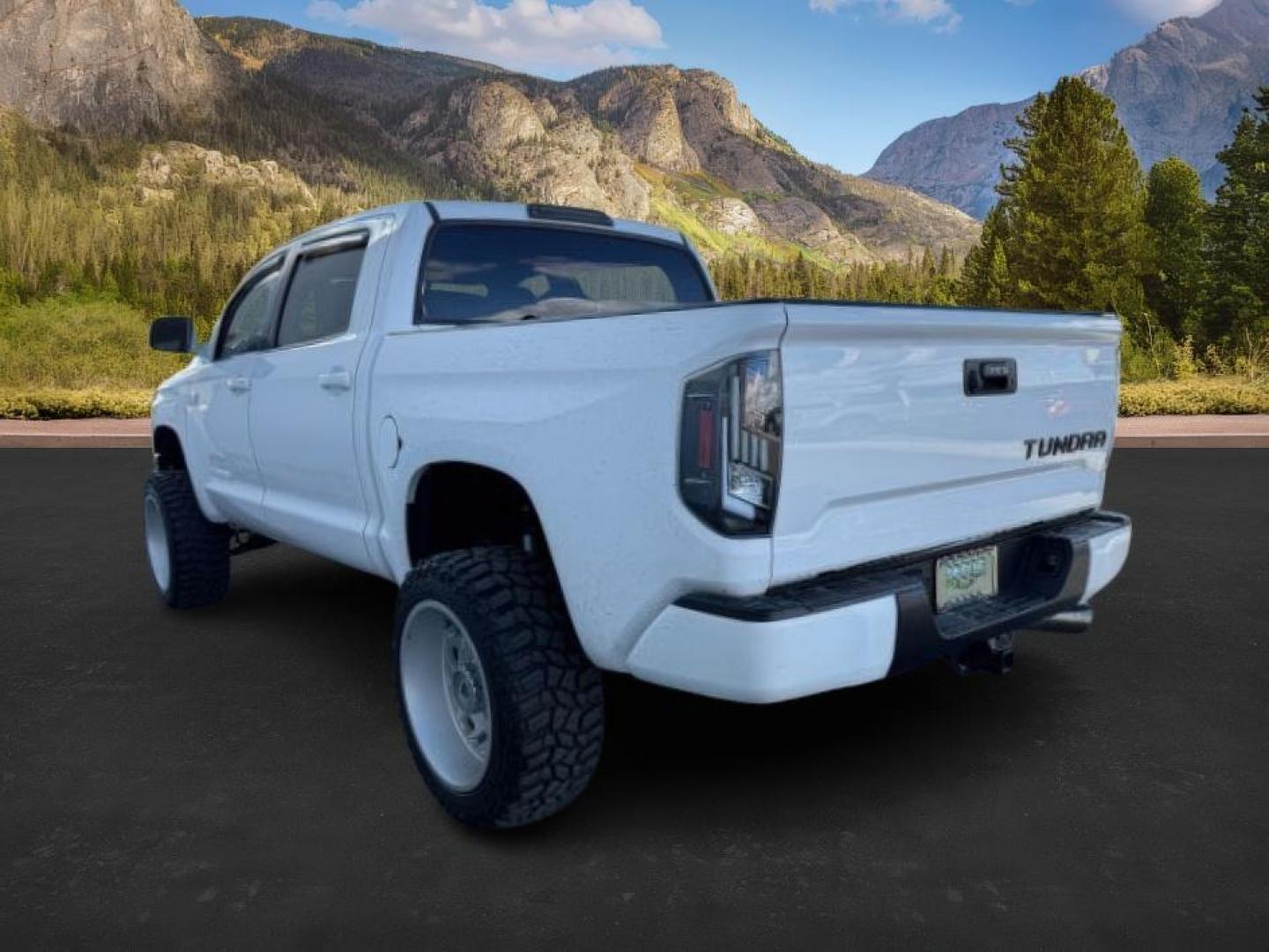 2018 Super White /Black Toyota Tundra SR5 5.7L V8 (5TFDY5F11JX) with an I-FORCE 5.7L V-8 DOHC engine, AUTOMATIC transmission, located at 1235 N Woodruff Ave., Idaho Falls, 83401, (208) 523-1053, 43.507172, -112.000488 - At Timberline Auto, finding a great deal on your next vehicle is always easy! Our experienced sales staff's goal is to help find you the right vehicle at the right price! Our knowledgeable finance department has options for almost any credit score. We offer extended service contract options to prote - Photo#1
