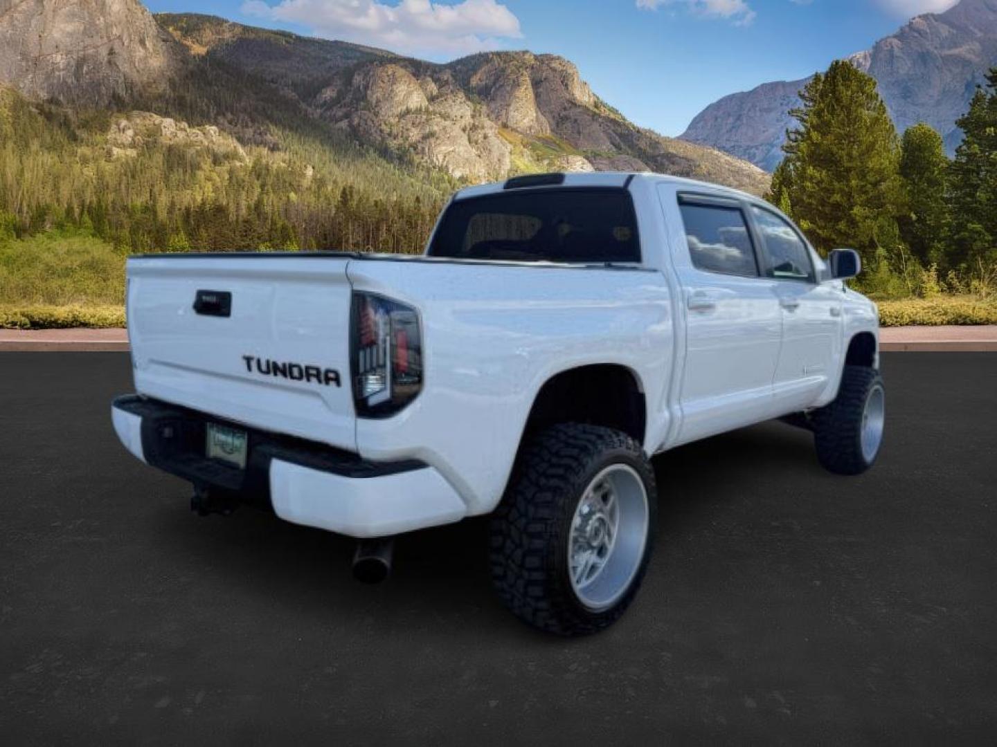 2018 Super White /Black Toyota Tundra SR5 5.7L V8 (5TFDY5F11JX) with an I-FORCE 5.7L V-8 DOHC engine, AUTOMATIC transmission, located at 1235 N Woodruff Ave., Idaho Falls, 83401, (208) 523-1053, 43.507172, -112.000488 - At Timberline Auto, finding a great deal on your next vehicle is always easy! Our experienced sales staff's goal is to help find you the right vehicle at the right price! Our knowledgeable finance department has options for almost any credit score. We offer extended service contract options to prote - Photo#5