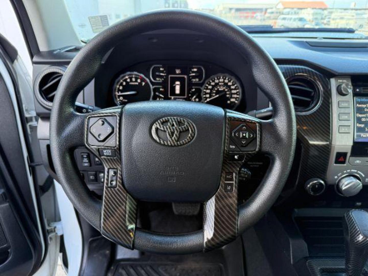 2018 Super White /Black Toyota Tundra SR5 5.7L V8 (5TFDY5F11JX) with an I-FORCE 5.7L V-8 DOHC engine, AUTOMATIC transmission, located at 1235 N Woodruff Ave., Idaho Falls, 83401, (208) 523-1053, 43.507172, -112.000488 - At Timberline Auto, finding a great deal on your next vehicle is always easy! Our experienced sales staff's goal is to help find you the right vehicle at the right price! Our knowledgeable finance department has options for almost any credit score. We offer extended service contract options to prote - Photo#12