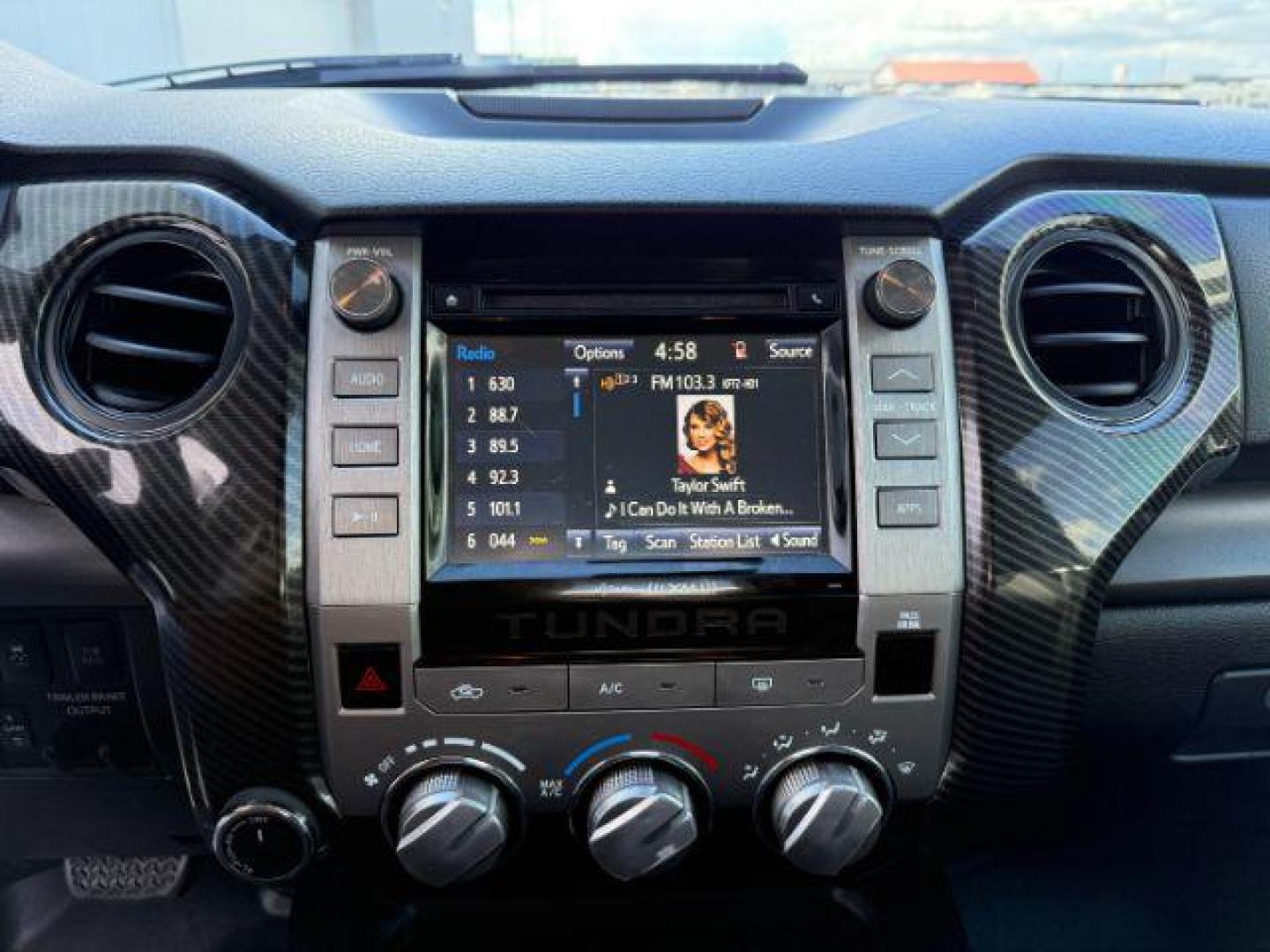 2018 Super White /Black Toyota Tundra SR5 5.7L V8 (5TFDY5F11JX) with an I-FORCE 5.7L V-8 DOHC engine, AUTOMATIC transmission, located at 1235 N Woodruff Ave., Idaho Falls, 83401, (208) 523-1053, 43.507172, -112.000488 - At Timberline Auto, finding a great deal on your next vehicle is always easy! Our experienced sales staff's goal is to help find you the right vehicle at the right price! Our knowledgeable finance department has options for almost any credit score. We offer extended service contract options to prote - Photo#13