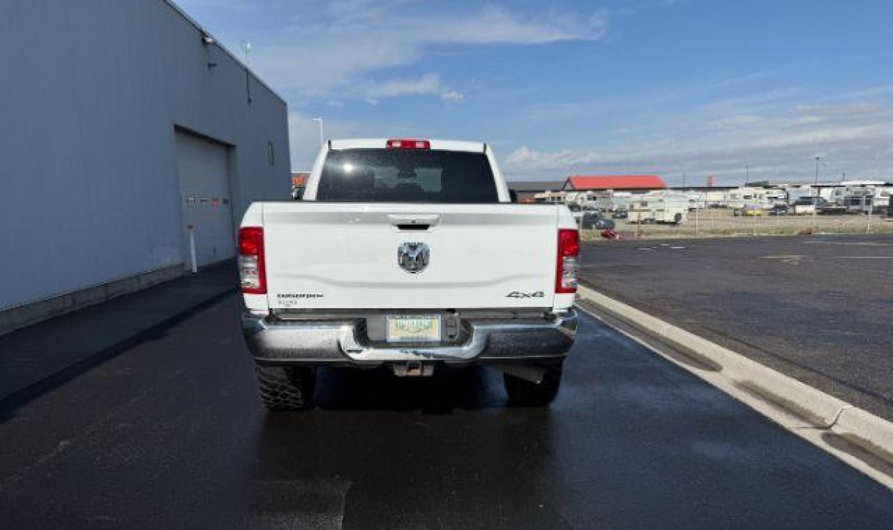 2020 Bright White Clearcoat /Diesel Gray/Black Ram 2500 Big Horn Crew Cab 4X4 6'4 Box (3C6UR5DL5LG) with an Cummins 6.7L I-6 diesel direct injection engine, AUTOMATIC transmission, located at 1235 N Woodruff Ave., Idaho Falls, 83401, (208) 523-1053, 43.507172, -112.000488 - At Timberline Auto, finding a great deal on your next vehicle is always easy! Our experienced sales staff's goal is to help find you the right vehicle at the right price! Our knowledgeable finance department has options for almost any credit score. We offer extended service contract options to prote - Photo#2