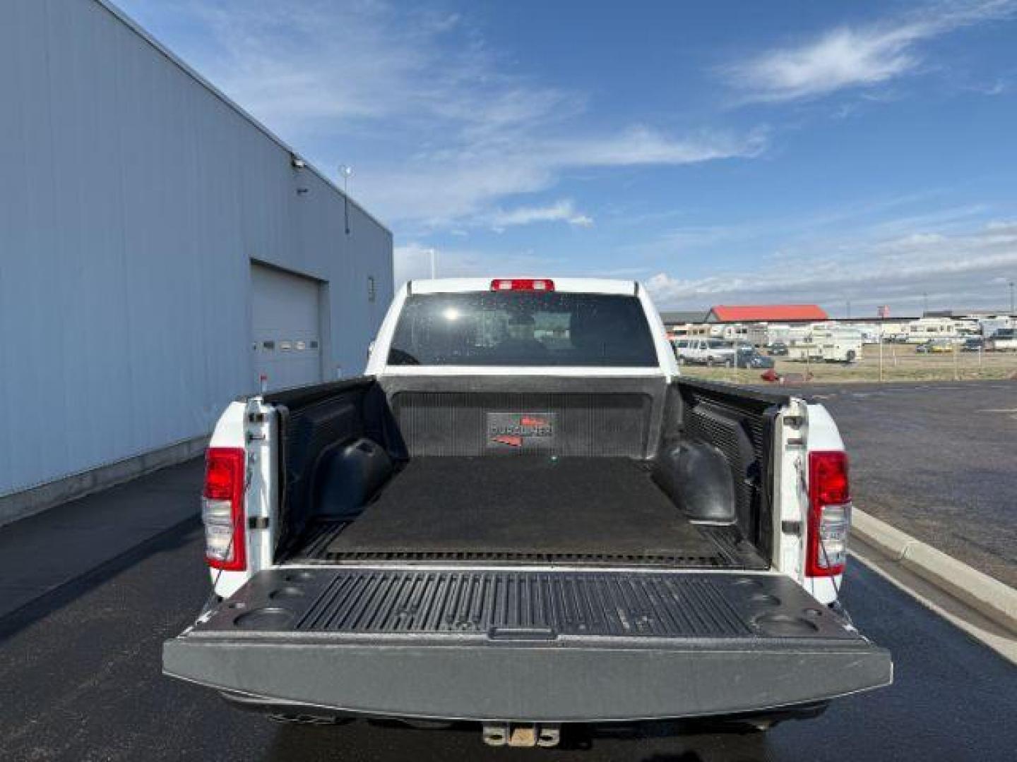 2020 Bright White Clearcoat /Diesel Gray/Black Ram 2500 Big Horn Crew Cab 4X4 6'4 Box (3C6UR5DL5LG) with an Cummins 6.7L I-6 diesel direct injection engine, AUTOMATIC transmission, located at 1235 N Woodruff Ave., Idaho Falls, 83401, (208) 523-1053, 43.507172, -112.000488 - At Timberline Auto, finding a great deal on your next vehicle is always easy! Our experienced sales staff's goal is to help find you the right vehicle at the right price! Our knowledgeable finance department has options for almost any credit score. We offer extended service contract options to prote - Photo#4