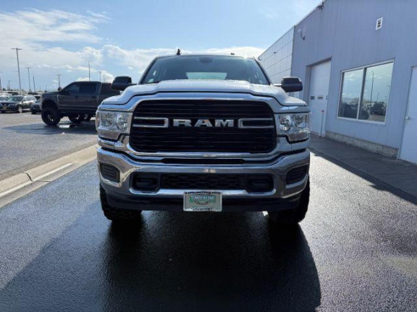 2020 Bright White Clearcoat /Diesel Gray/Black Ram 2500 Big Horn Crew Cab 4X4 6'4 Box (3C6UR5DL5LG) with an Cummins 6.7L I-6 diesel direct injection engine, AUTOMATIC transmission, located at 1235 N Woodruff Ave., Idaho Falls, 83401, (208) 523-1053, 43.507172, -112.000488 - At Timberline Auto, finding a great deal on your next vehicle is always easy! Our experienced sales staff's goal is to help find you the right vehicle at the right price! Our knowledgeable finance department has options for almost any credit score. We offer extended service contract options to prote - Photo#8