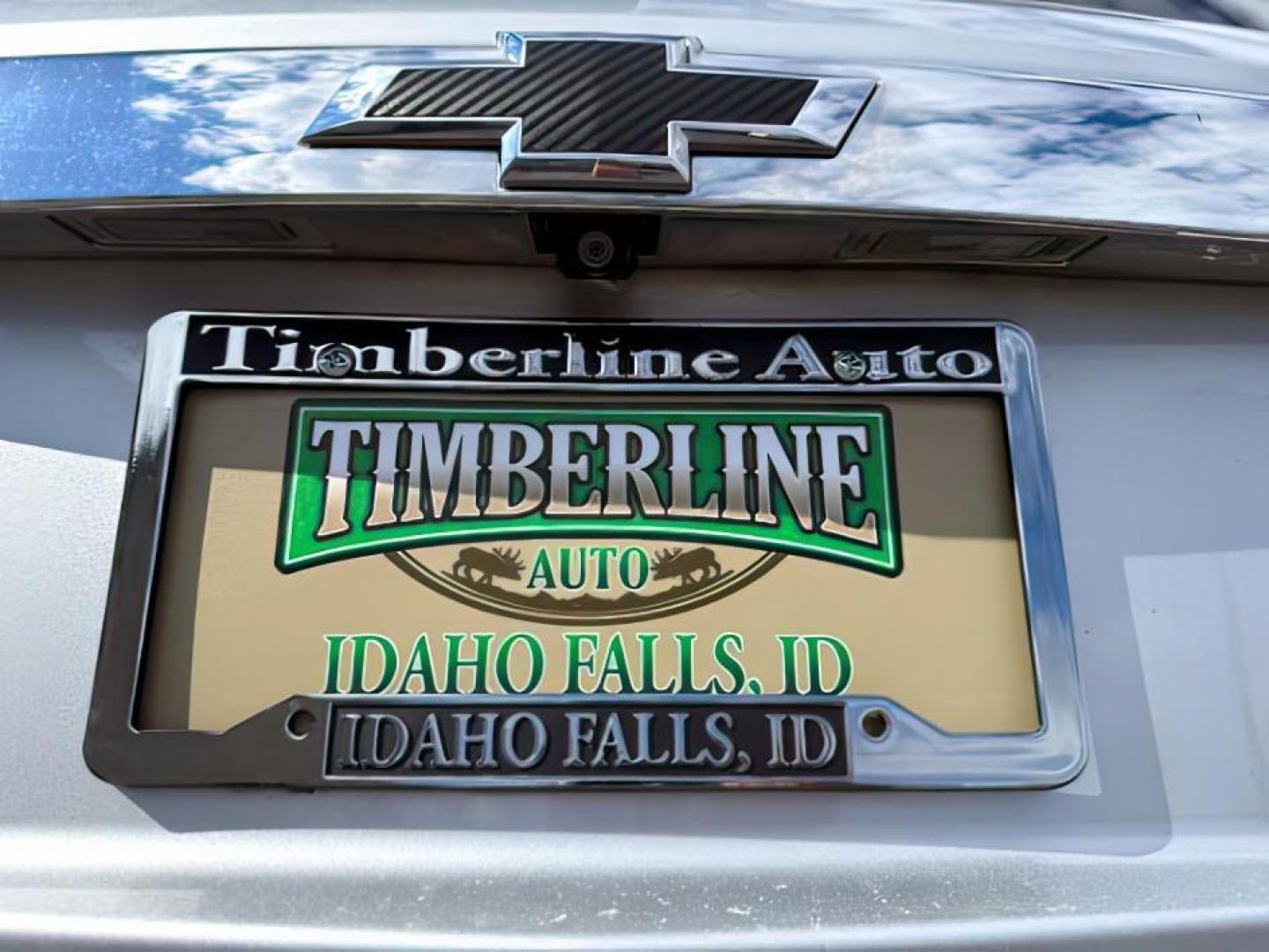 2016 Champagne Silver Metallic /Jet Black/Light Titanium Chevrolet Trax LTZ (3GNCJRSB1GL) with an Ecotec 1.4L I-4 DOHC engine, AUTOMATIC transmission, located at 1235 N Woodruff Ave., Idaho Falls, 83401, (208) 523-1053, 43.507172, -112.000488 - At Timberline Auto, finding a great deal on your next vehicle is always easy! Our experienced sales staff's goal is to help find you the right vehicle at the right price! Our knowledgeable finance department has options for almost any credit score. We offer extended service contract options to prote - Photo#4