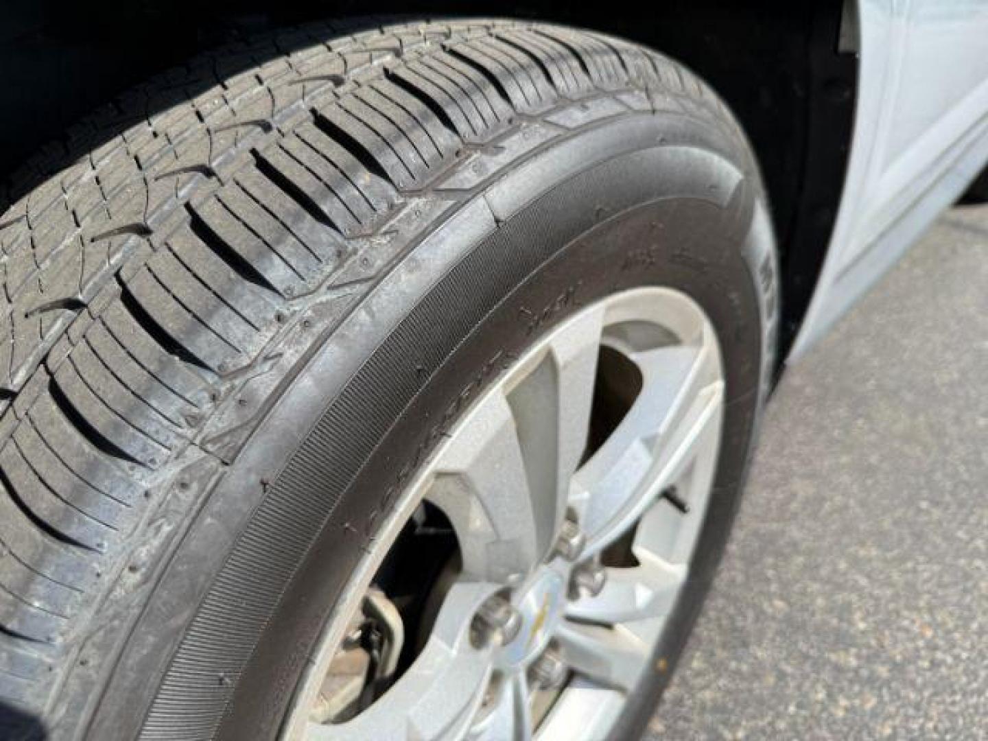 2014 Silver Ice Metallic /Light Titanium/Jet Black Chevrolet Equinox 2LT (2GNFLGE37E6) with an 2.4L I-4 gasoline direct injection engine, AUTOMATIC transmission, located at 1235 N Woodruff Ave., Idaho Falls, 83401, (208) 523-1053, 43.507172, -112.000488 - At Timberline Auto, finding a great deal on your next vehicle is always easy! Our experienced sales staff's goal is to help find you the right vehicle at the right price! Our knowledgeable finance department has options for almost any credit score. We offer extended service contract options to prote - Photo#9