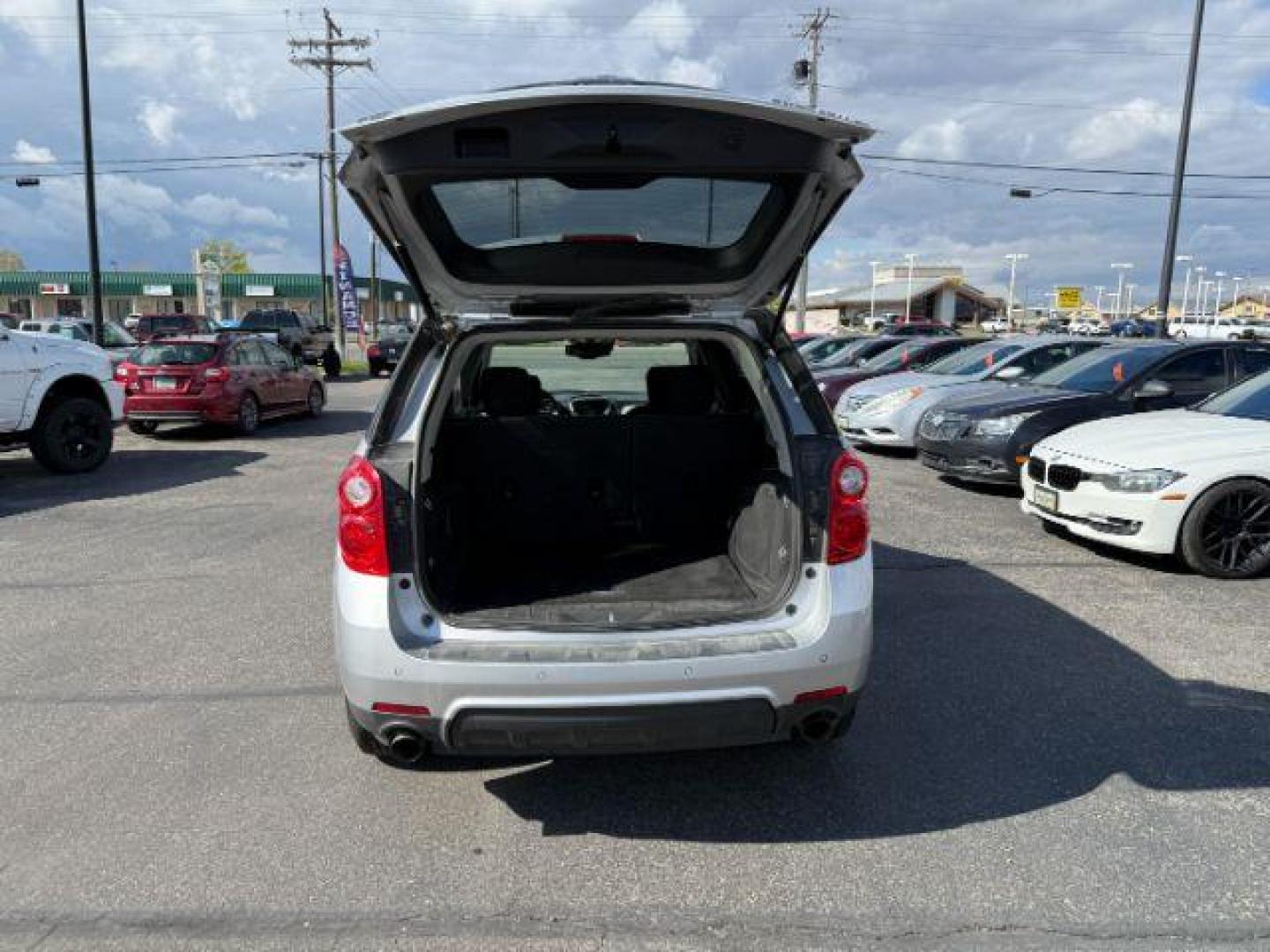 2014 Silver Ice Metallic /Light Titanium/Jet Black Chevrolet Equinox 2LT (2GNFLGE37E6) with an 2.4L I-4 gasoline direct injection engine, AUTOMATIC transmission, located at 1235 N Woodruff Ave., Idaho Falls, 83401, (208) 523-1053, 43.507172, -112.000488 - At Timberline Auto, finding a great deal on your next vehicle is always easy! Our experienced sales staff's goal is to help find you the right vehicle at the right price! Our knowledgeable finance department has options for almost any credit score. We offer extended service contract options to prote - Photo#5