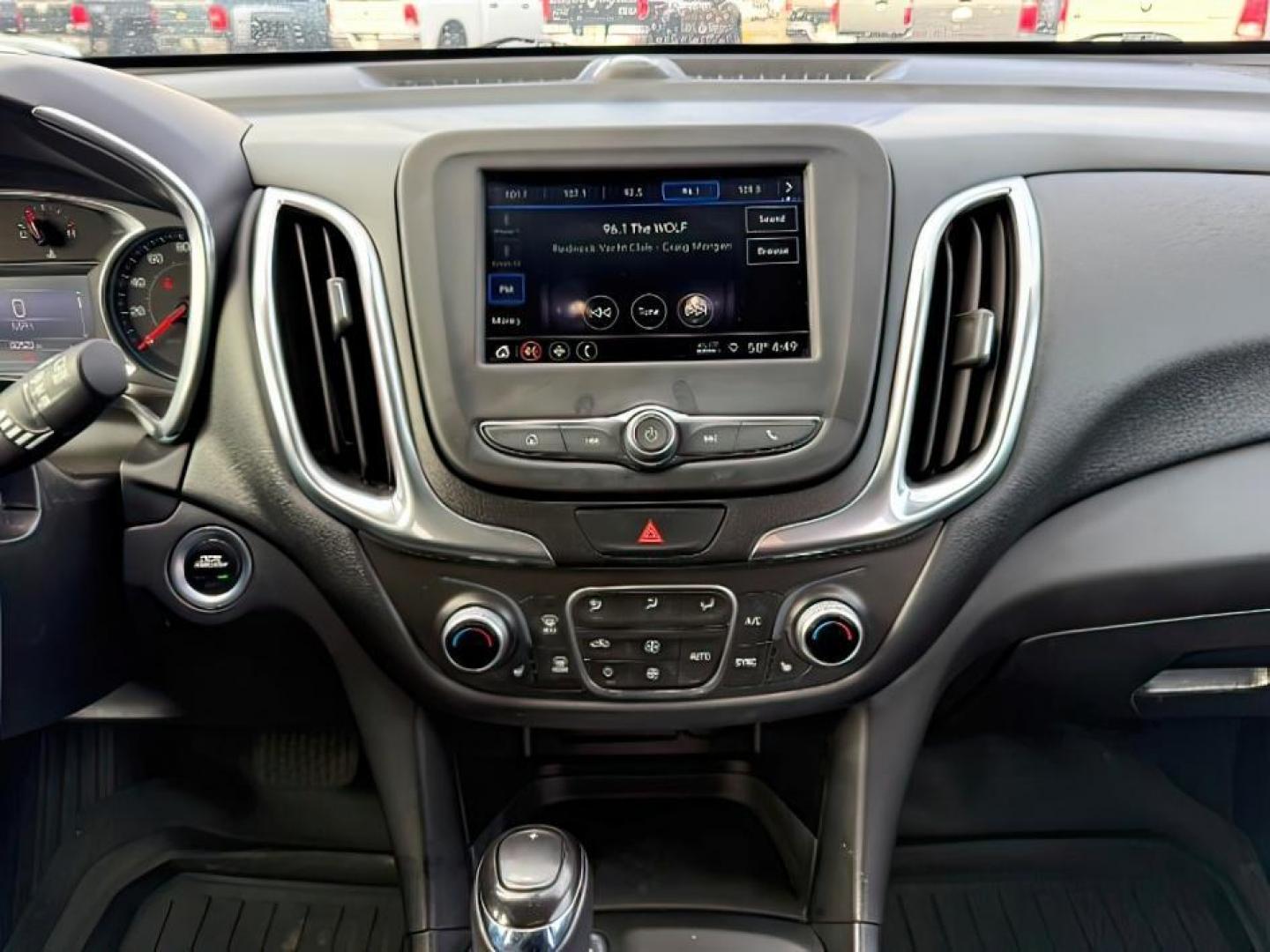 2019 Summit White /Medium Ash Gray Chevrolet Equinox LT (2GNAXUEVXK6) with an 1.5L I-4 gasoline direct injection engine, AUTOMATIC transmission, located at 1235 N Woodruff Ave., Idaho Falls, 83401, (208) 523-1053, 43.507172, -112.000488 - At Timberline Auto, finding a great deal on your next vehicle is always easy! Our experienced sales staff's goal is to help find you the right vehicle at the right price! Our knowledgeable finance department has options for almost any credit score. We offer extended service contract options to prote - Photo#19
